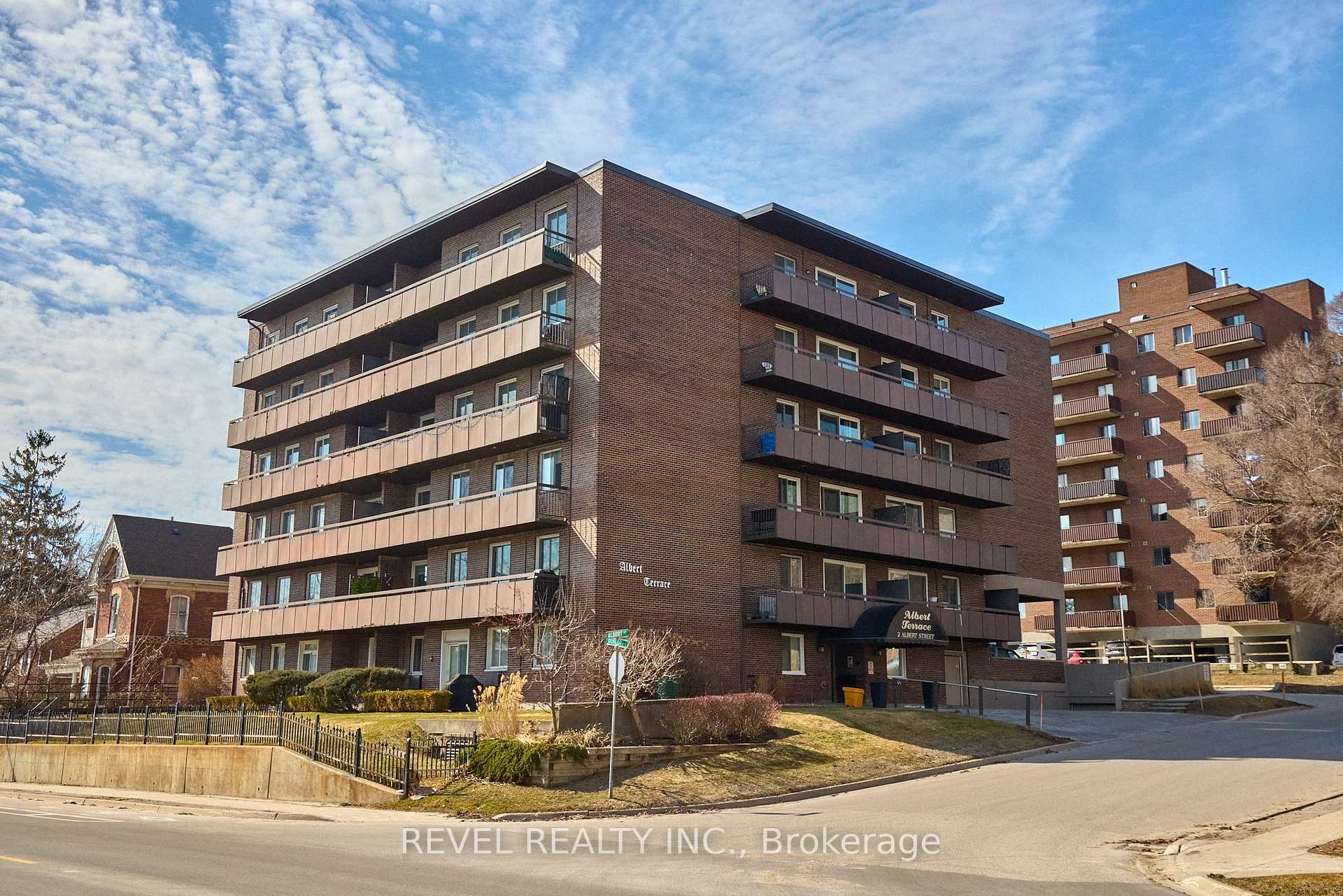 Photo 2 of Unit 31, 2 Albert Street, Barrie, North Shore — HOMEH