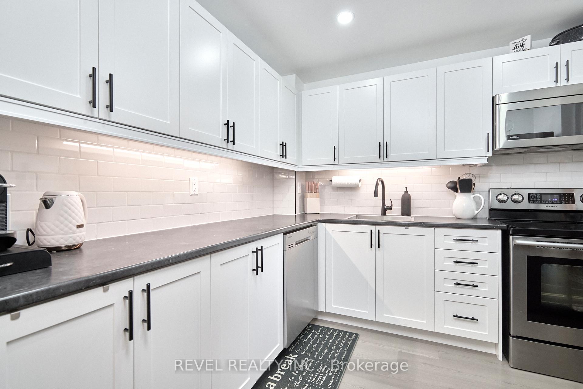 Photo 4 of Unit 31, 2 Albert Street, Barrie, North Shore — HOMEH