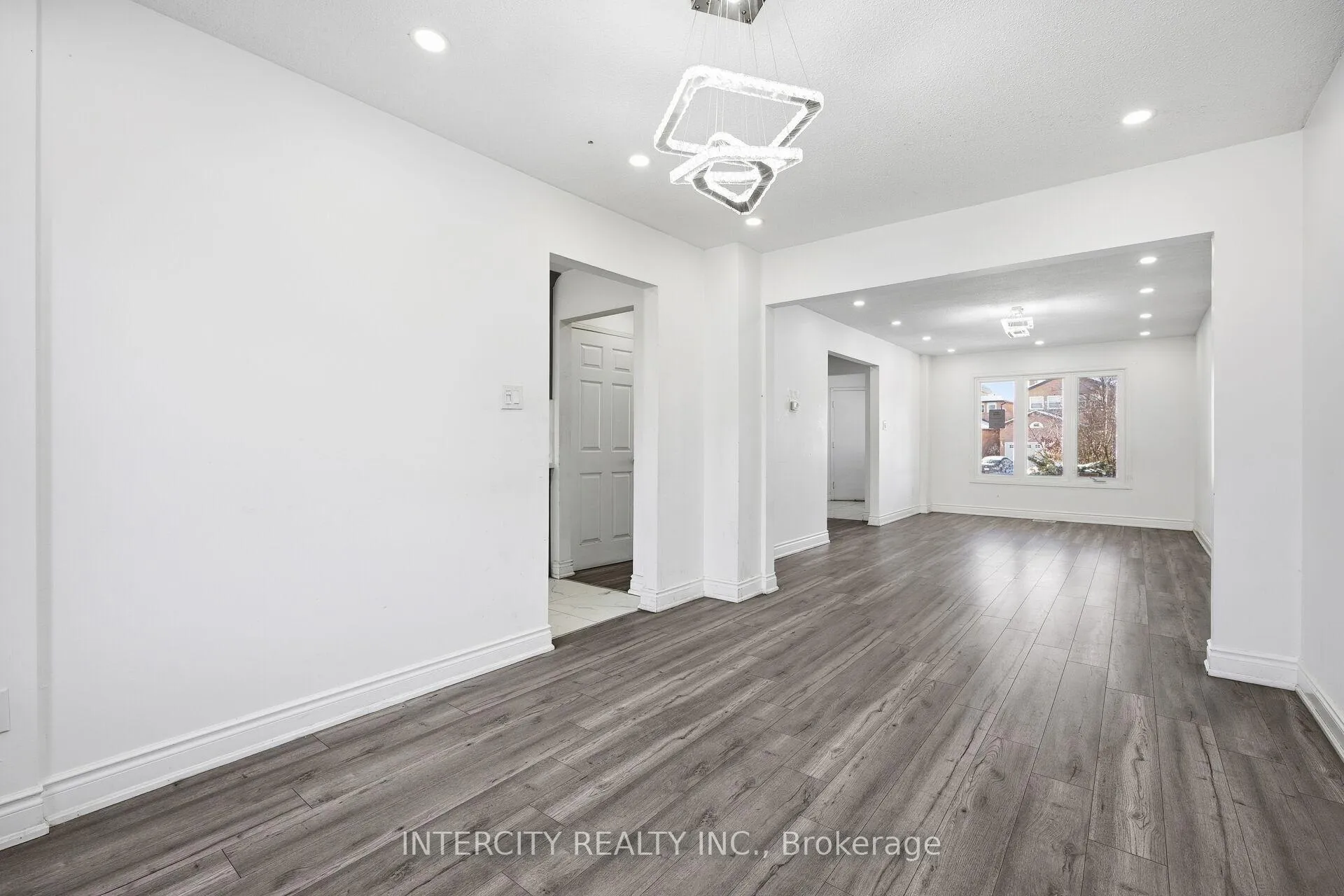 Photo 9 of 45 Merganser Crescent, Brampton, Fletcher's Creek South — HOMEH