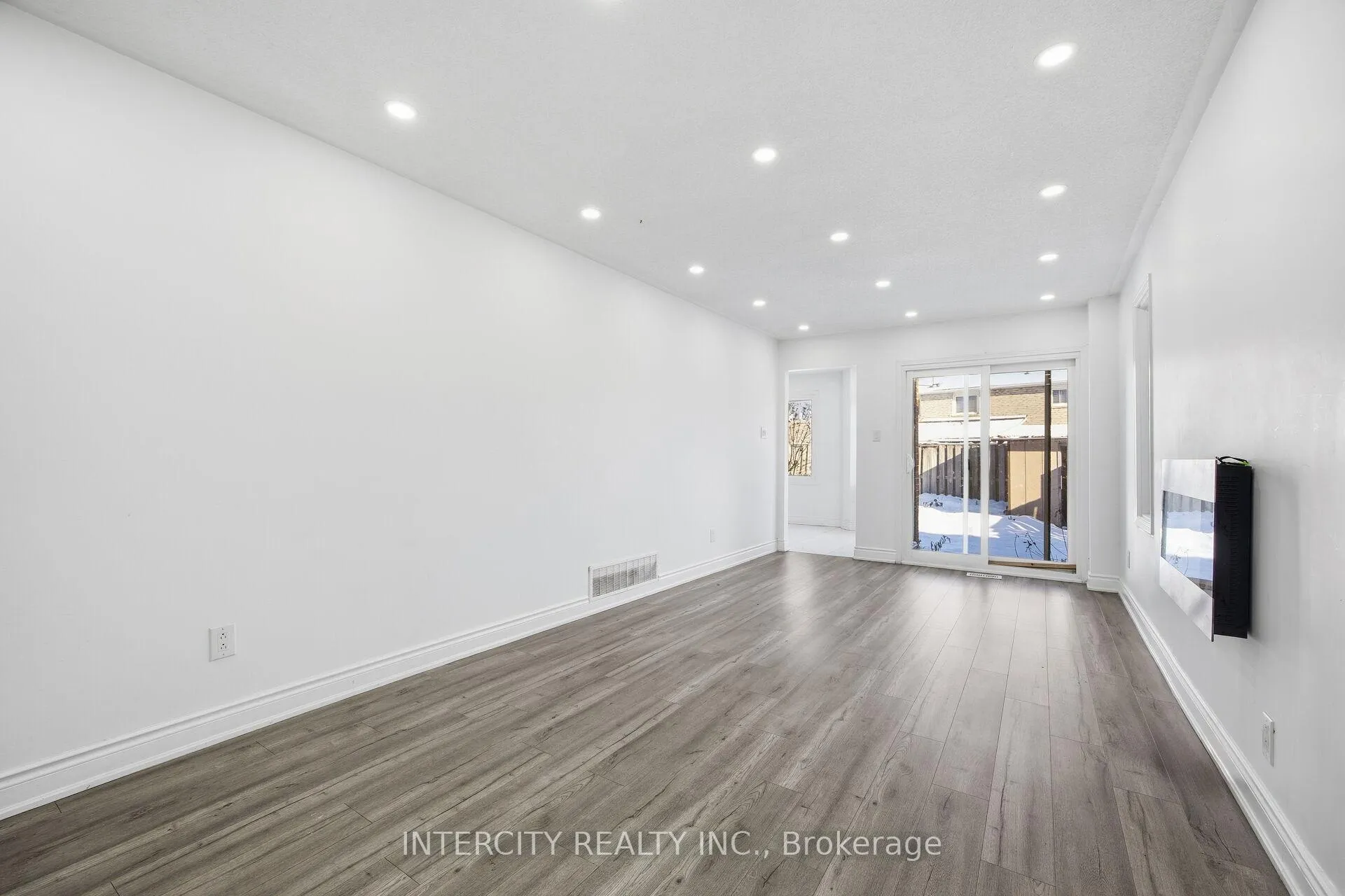 Photo 15 of 45 Merganser Crescent, Brampton, Fletcher's Creek South — HOMEH