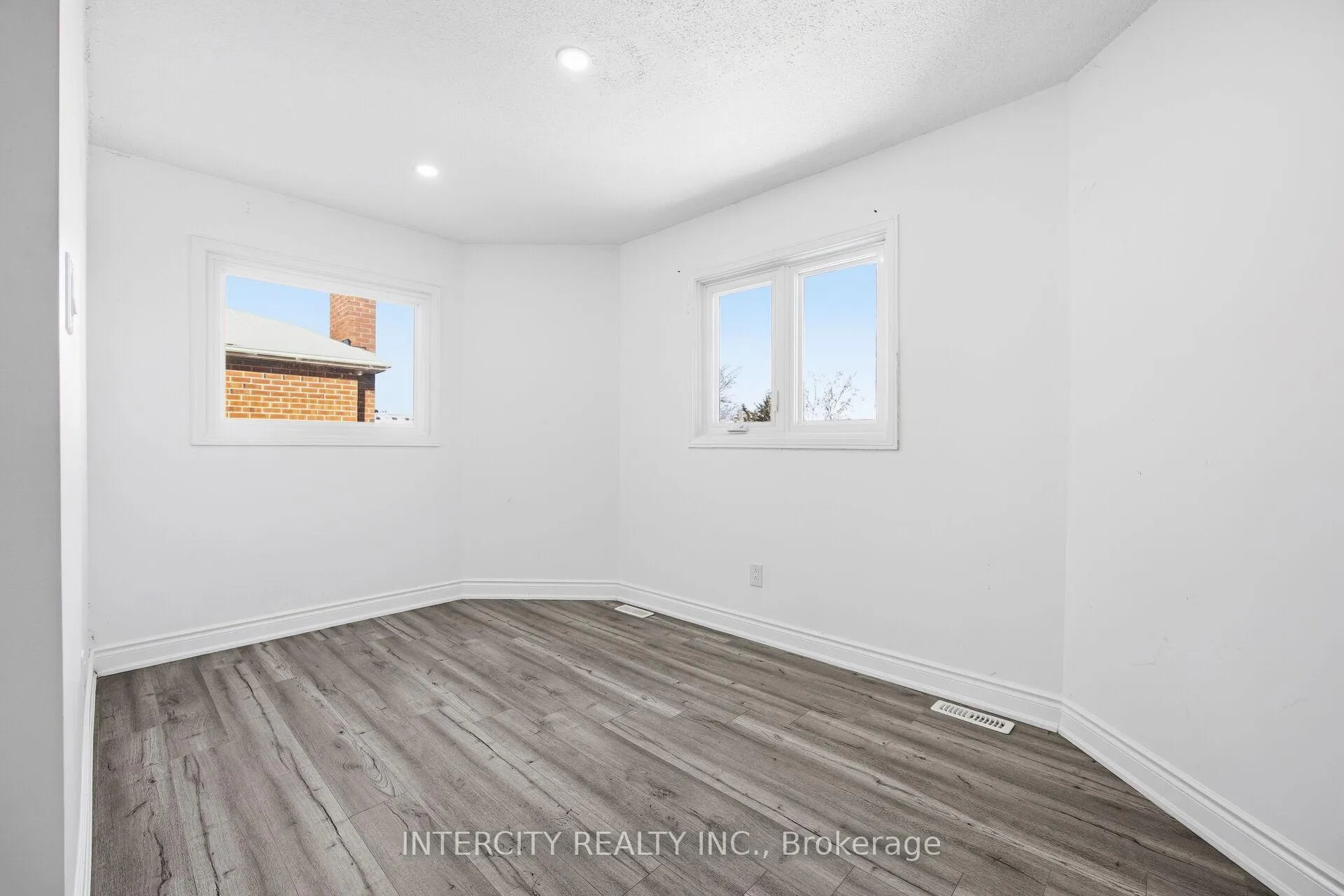 Photo 22 of 45 Merganser Crescent, Brampton, Fletcher's Creek South — HOMEH