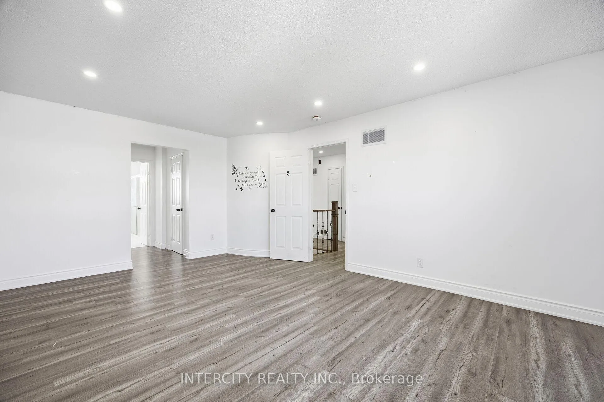 Photo 23 of 45 Merganser Crescent, Brampton, Fletcher's Creek South — HOMEH