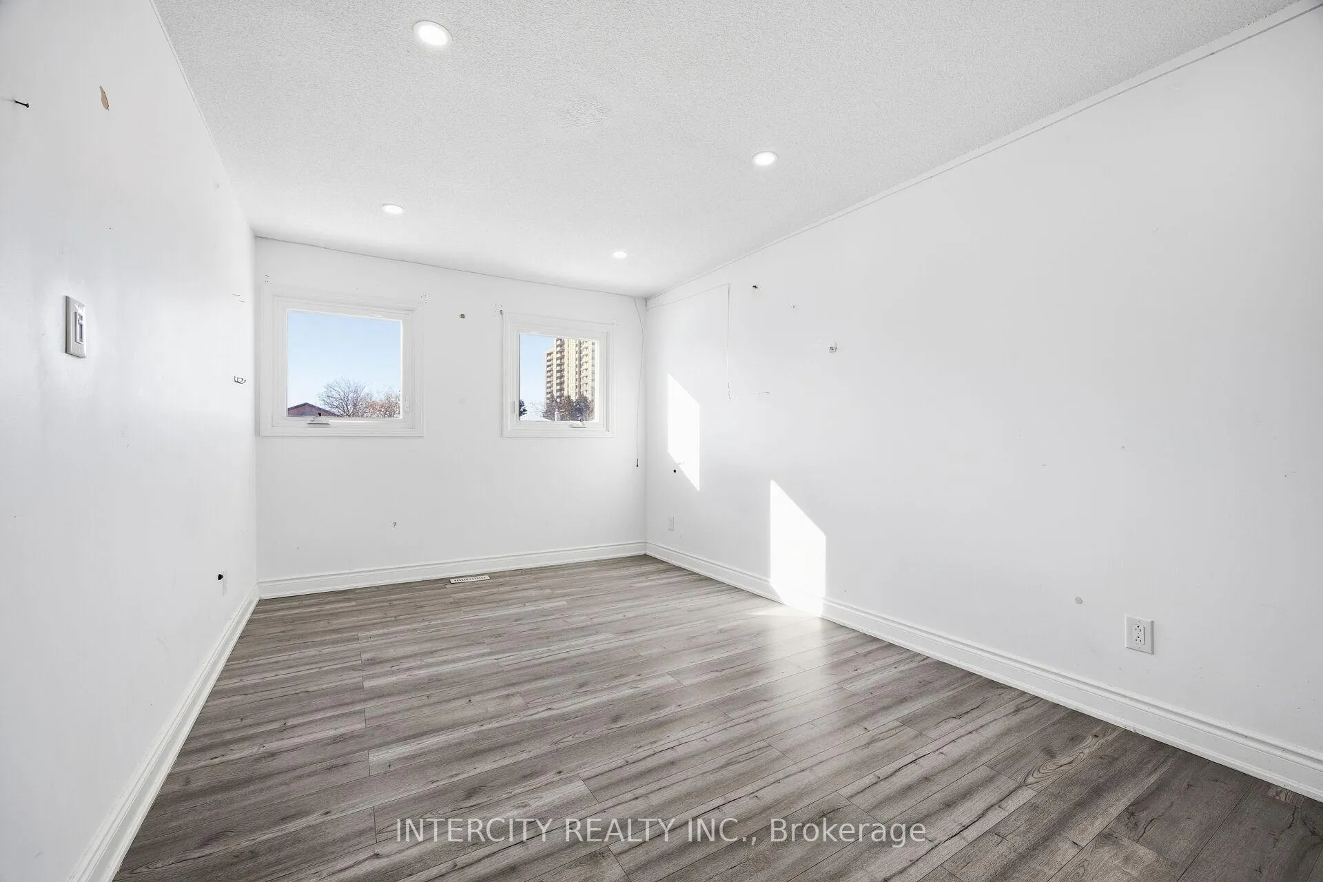 Photo 28 of 45 Merganser Crescent, Brampton, Fletcher's Creek South — HOMEH