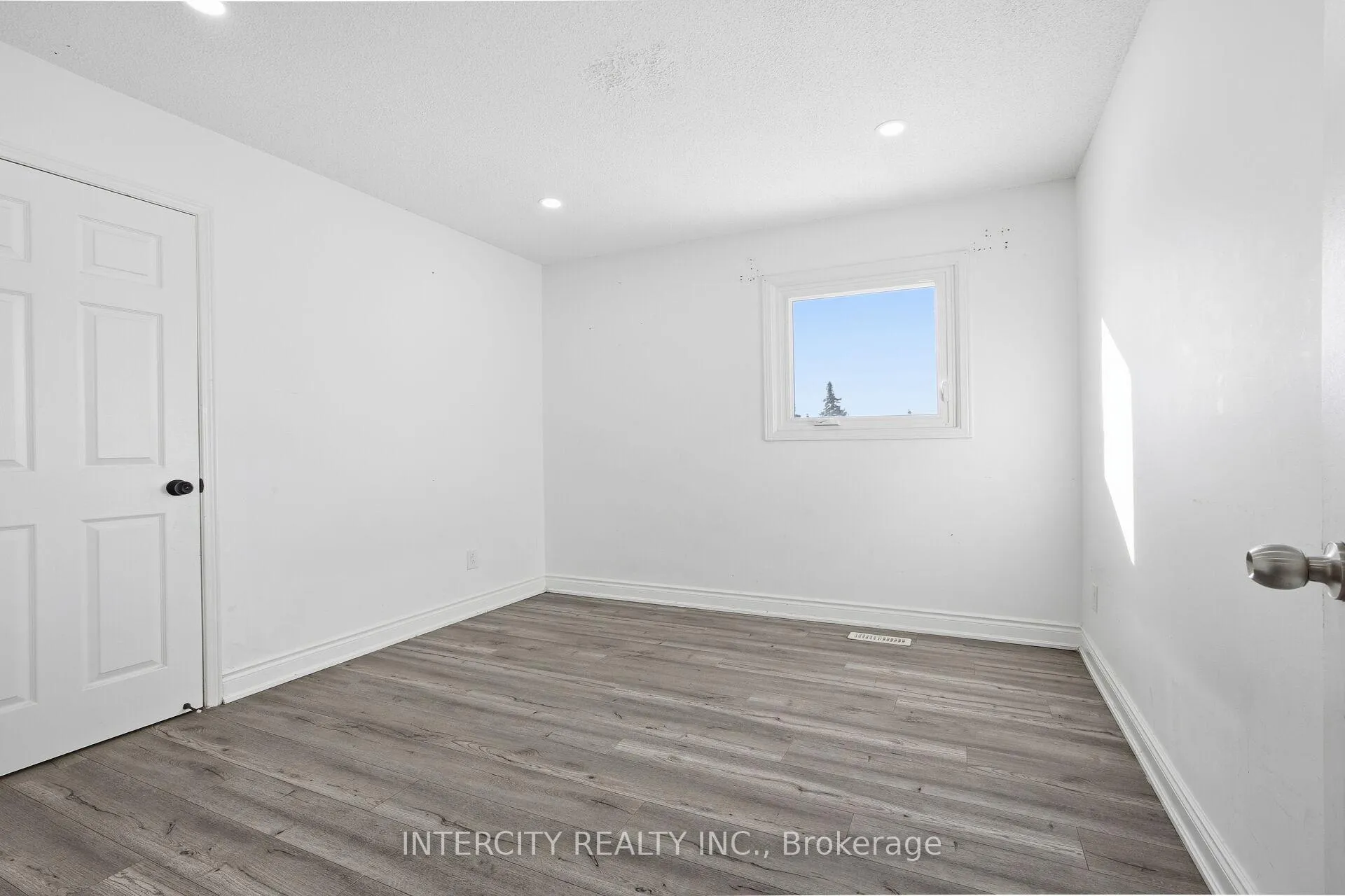 Photo 31 of 45 Merganser Crescent, Brampton, Fletcher's Creek South — HOMEH