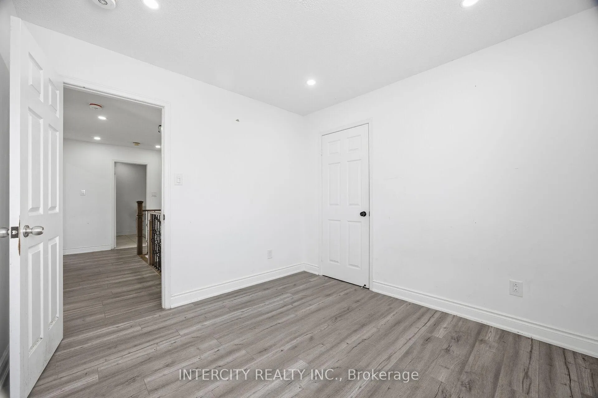 Photo 32 of 45 Merganser Crescent, Brampton, Fletcher's Creek South — HOMEH