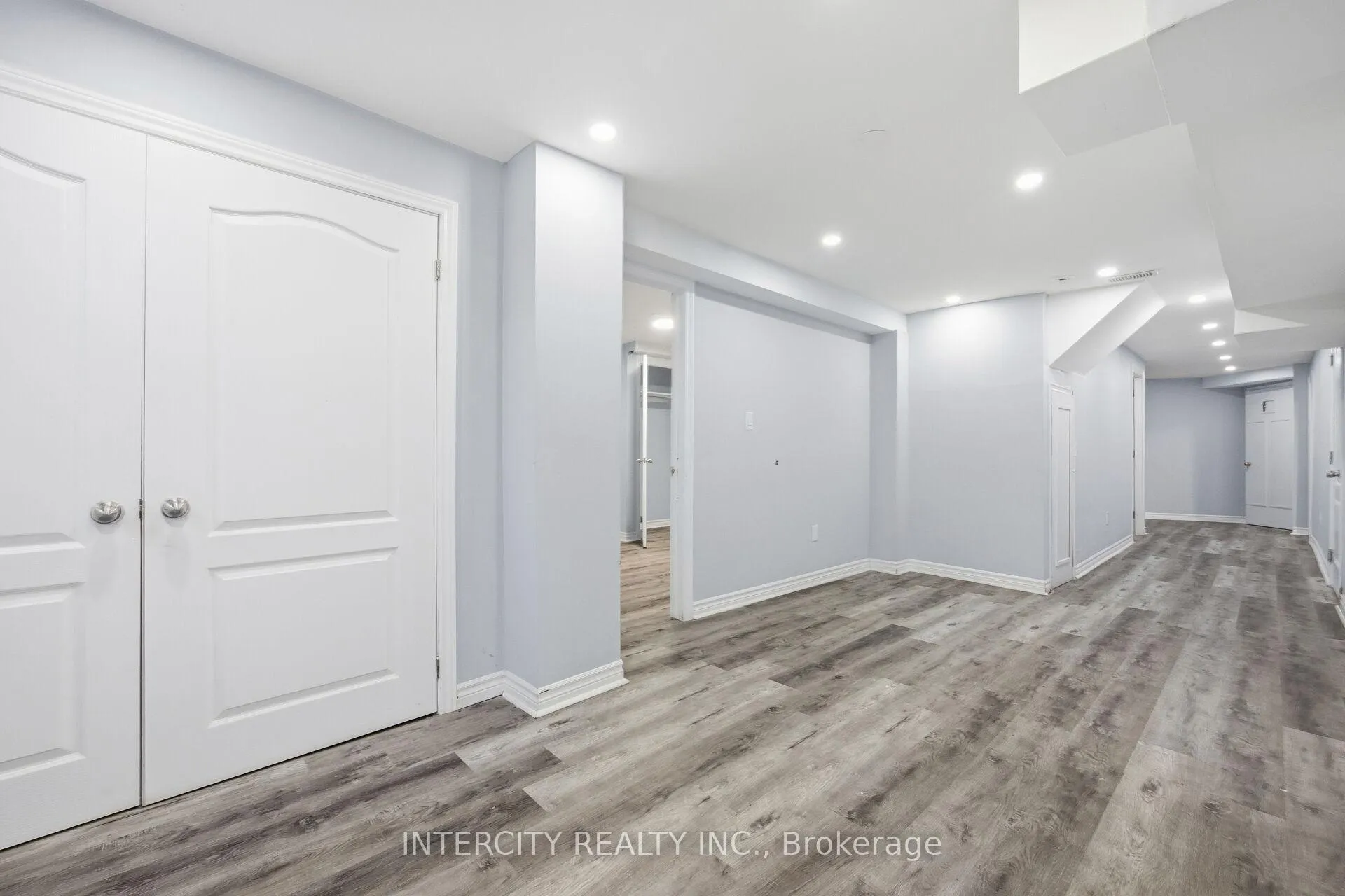 Photo 36 of 45 Merganser Crescent, Brampton, Fletcher's Creek South — HOMEH