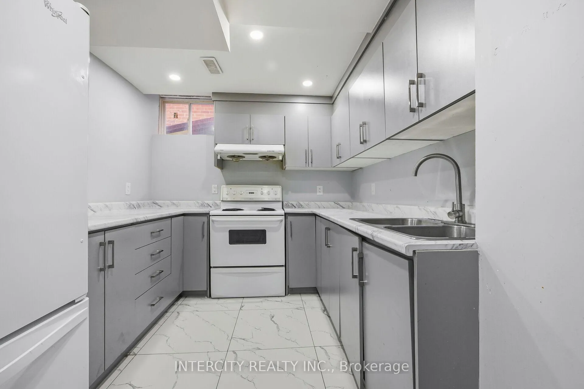 Photo 37 of 45 Merganser Crescent, Brampton, Fletcher's Creek South — HOMEH