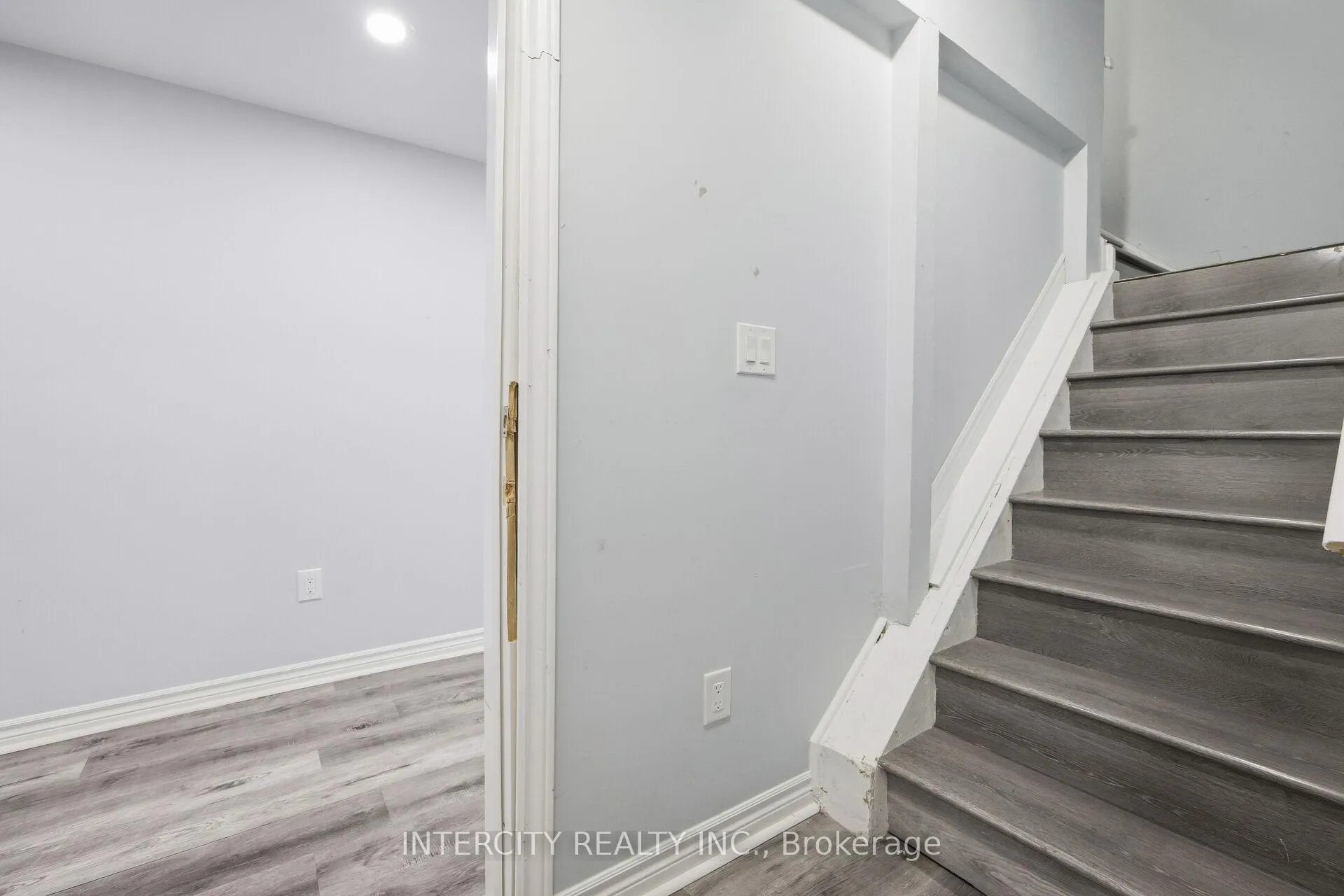 Photo 42 of 45 Merganser Crescent, Brampton, Fletcher's Creek South — HOMEH