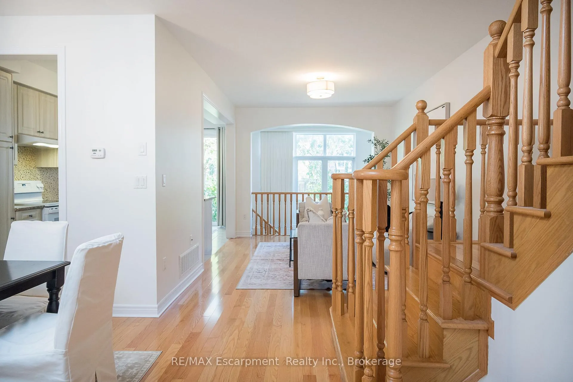 Photo 5 of 10 Cedarcrest Street, Caledon, Rural Caledon — HOMEH