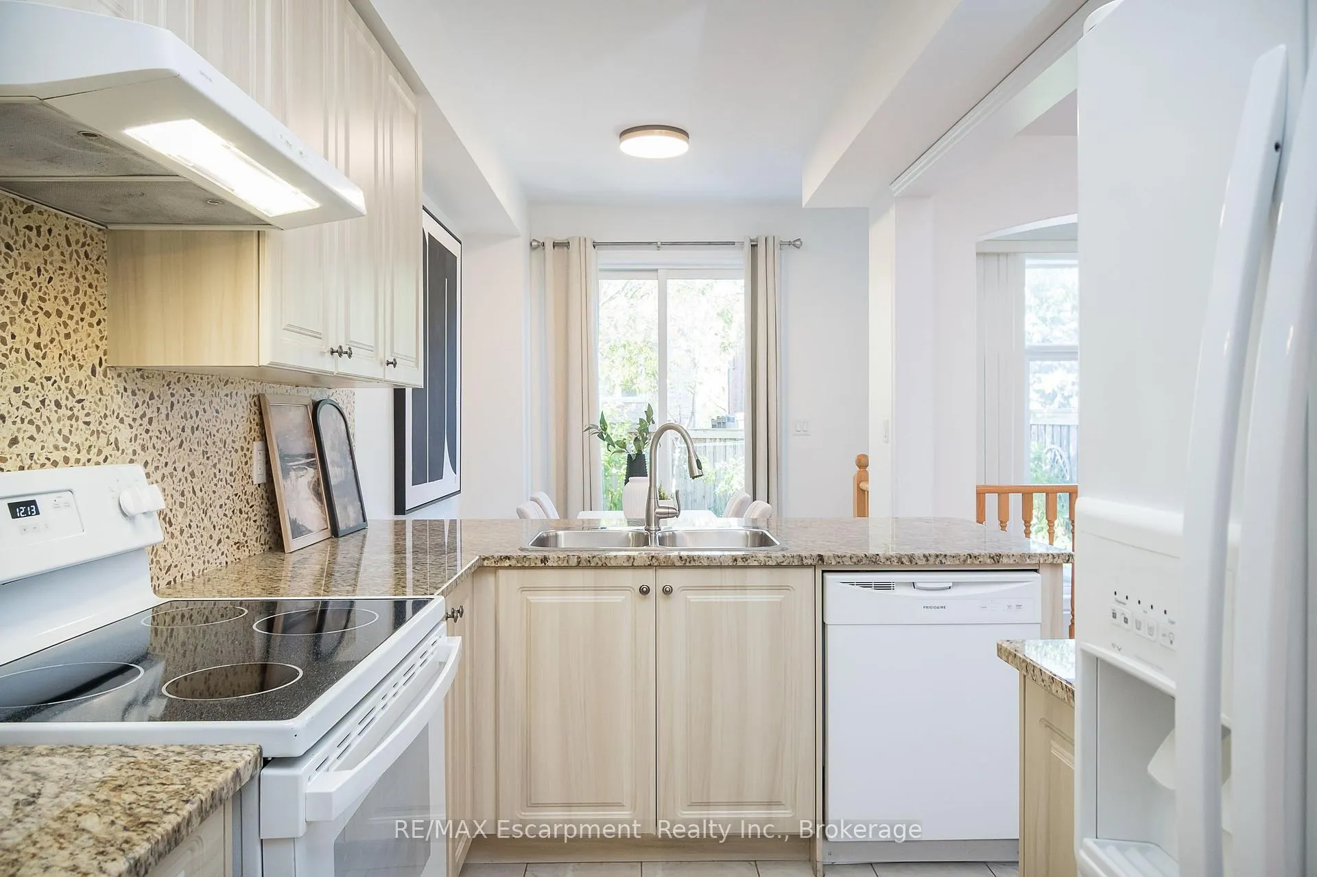 Photo 17 of 10 Cedarcrest Street, Caledon, Rural Caledon — HOMEH