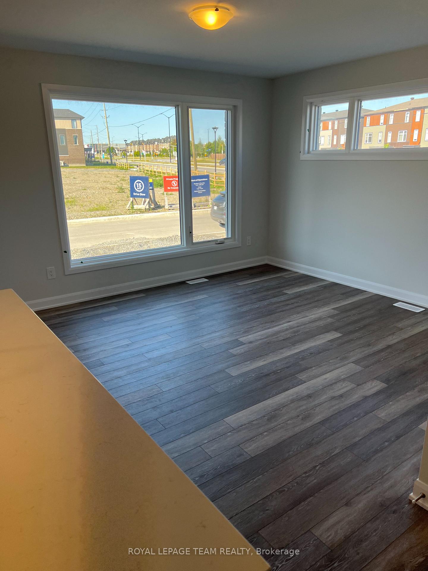 Photo 4 of 717 Arcadian Private, Ottawa, Kanata - Kanata Lakes/Heritage Hills — HOMEH