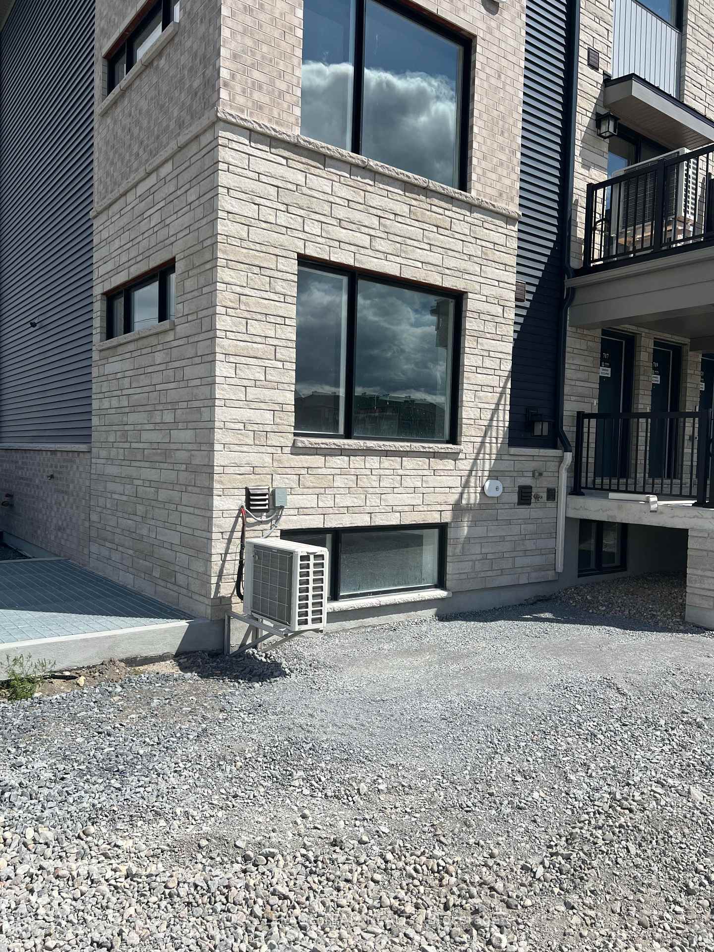 Photo 5 of 717 Arcadian Private, Ottawa, Kanata - Kanata Lakes/Heritage Hills — HOMEH