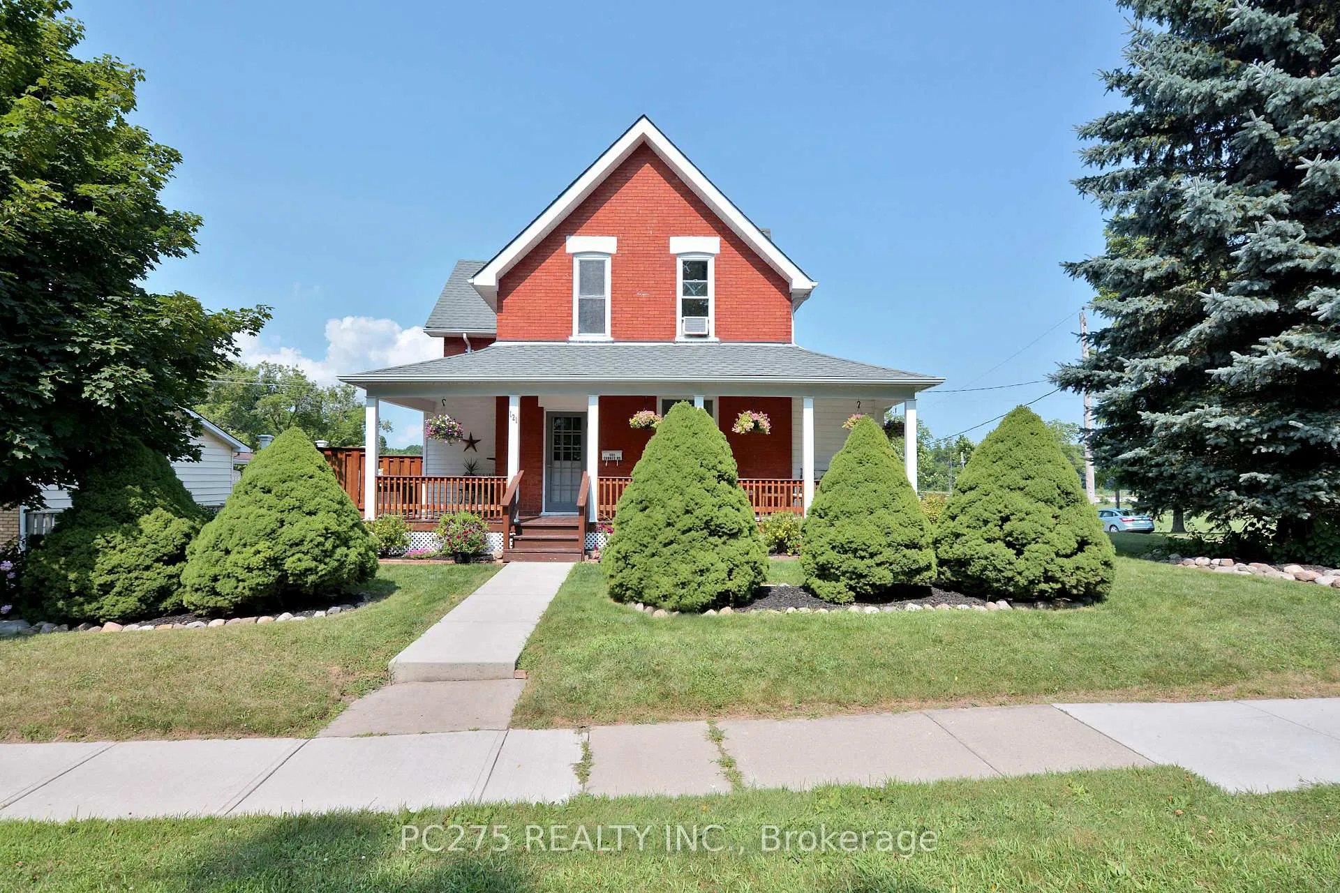 Front of 121 Currie Road