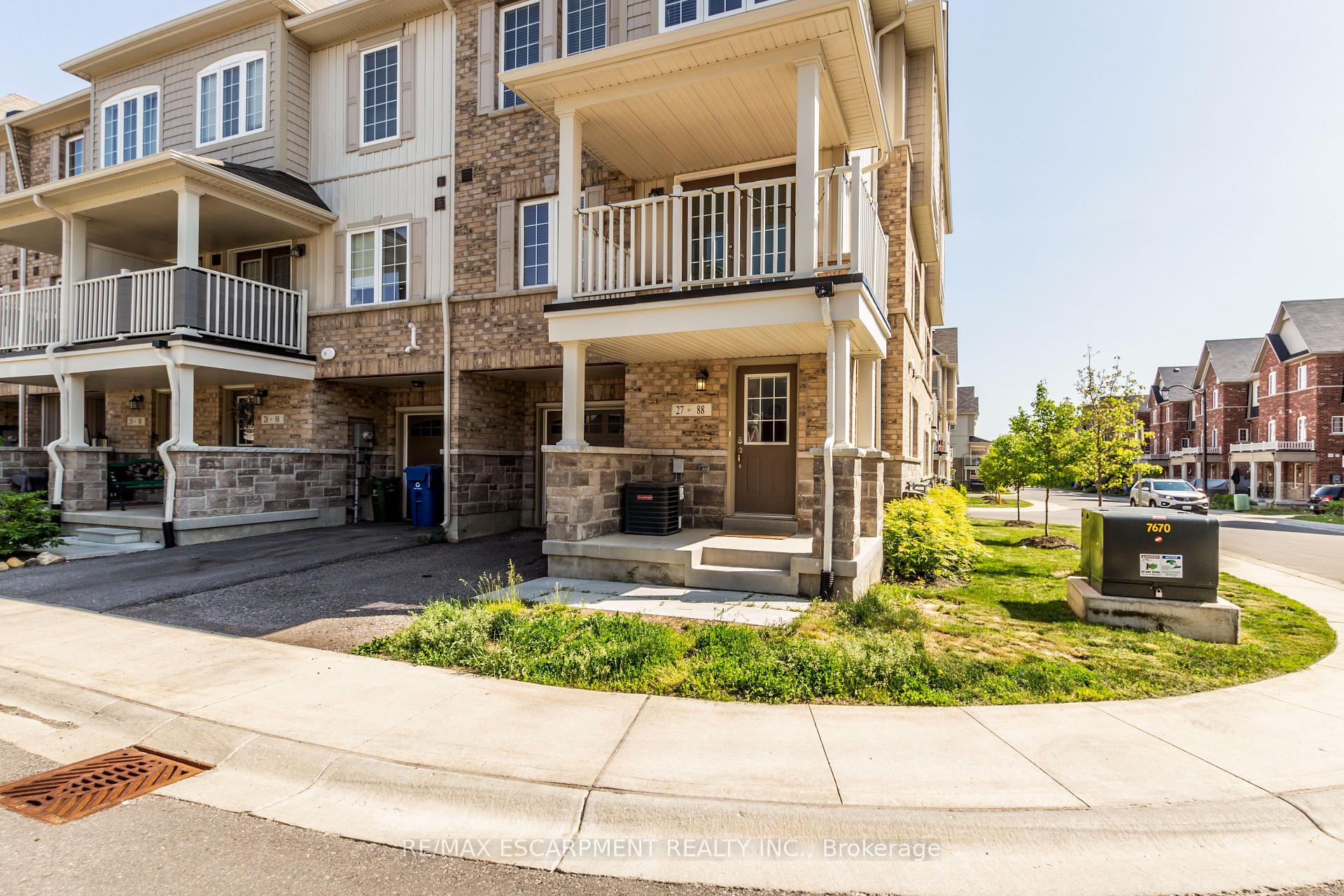 Photo 3 of Unit 27, 88 Decorso Drive, Guelph, Kortright East — HOMEH