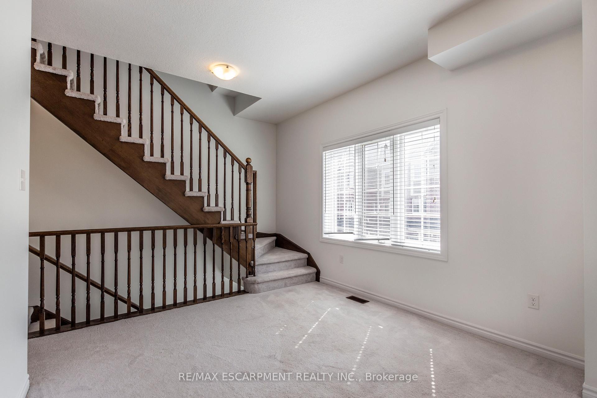 Photo 16 of Unit 27, 88 Decorso Drive, Guelph, Kortright East — HOMEH