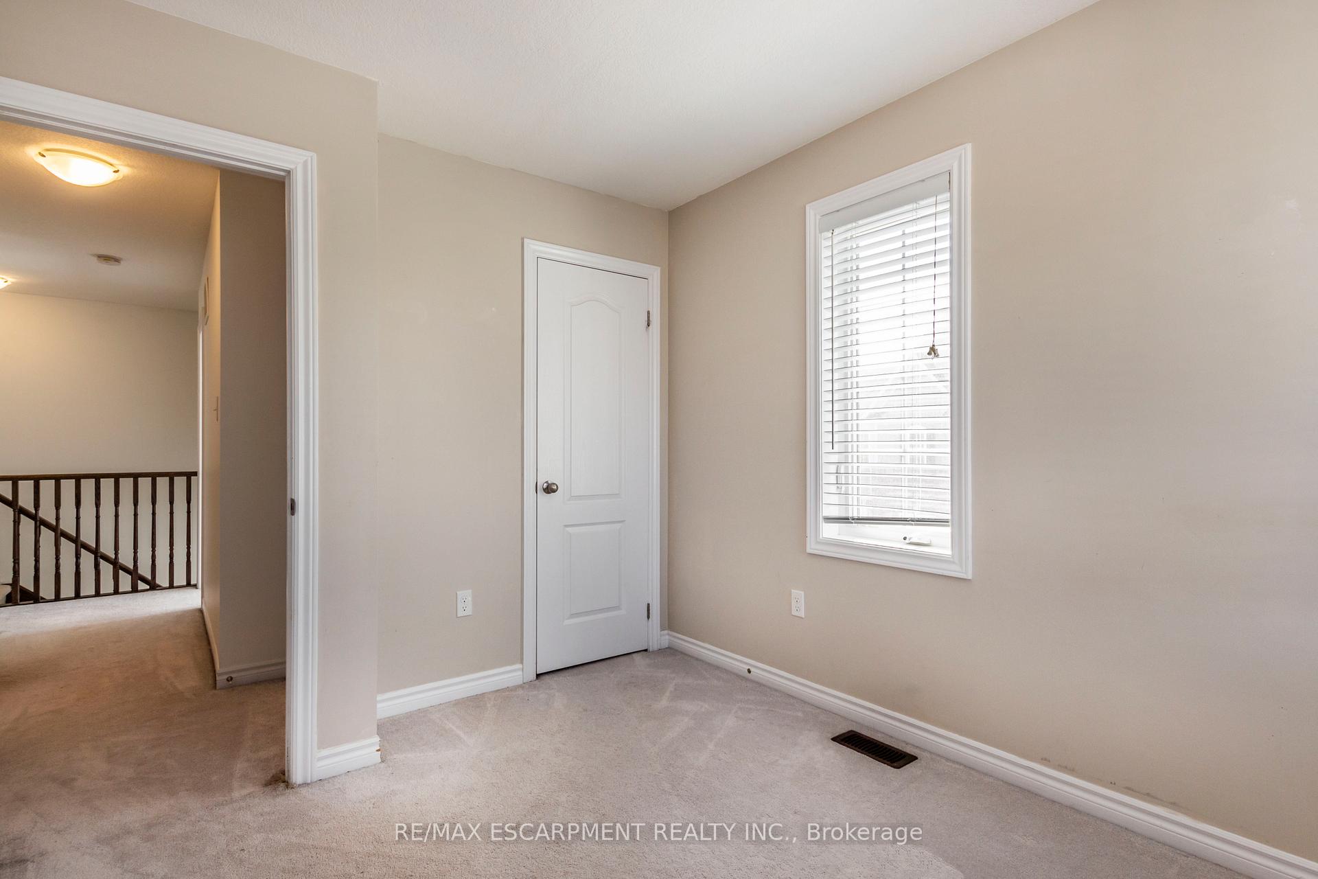 Photo 28 of Unit 27, 88 Decorso Drive, Guelph, Kortright East — HOMEH