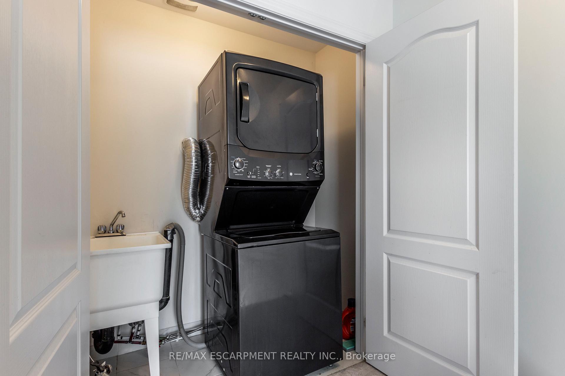 Photo 31 of Unit 27, 88 Decorso Drive, Guelph, Kortright East — HOMEH