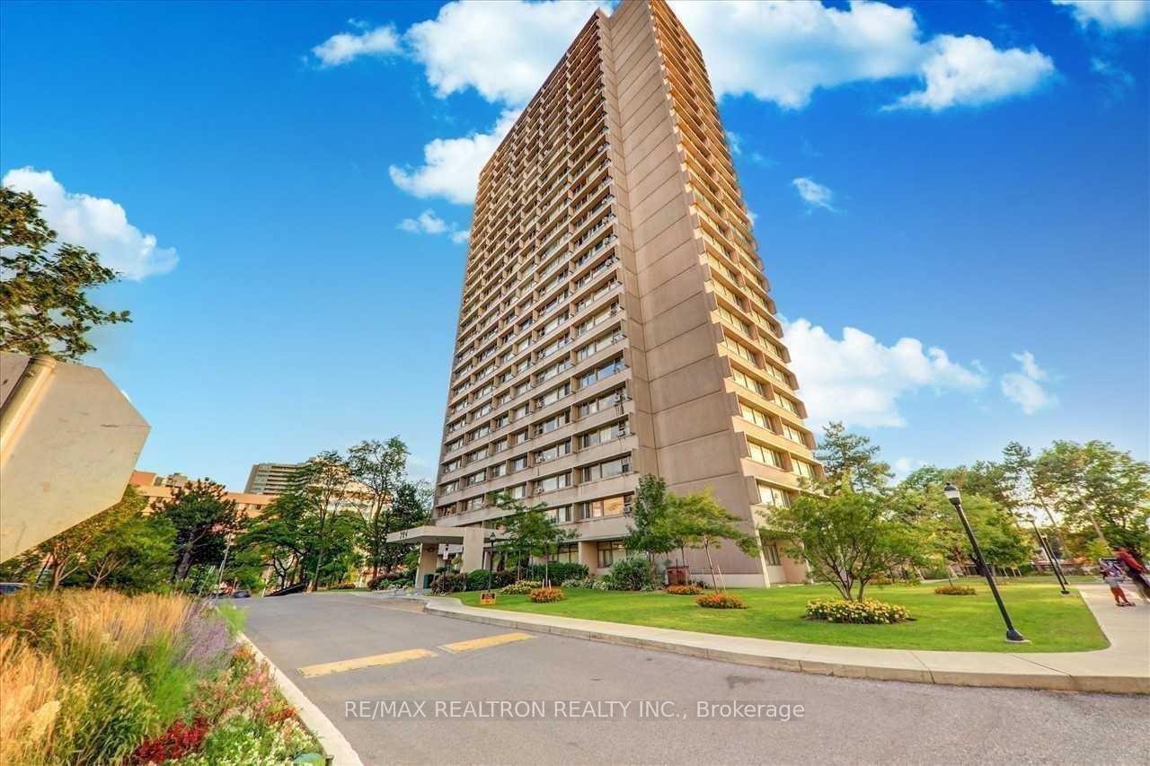 Front of Unit 1607, 715 Don Mills Road