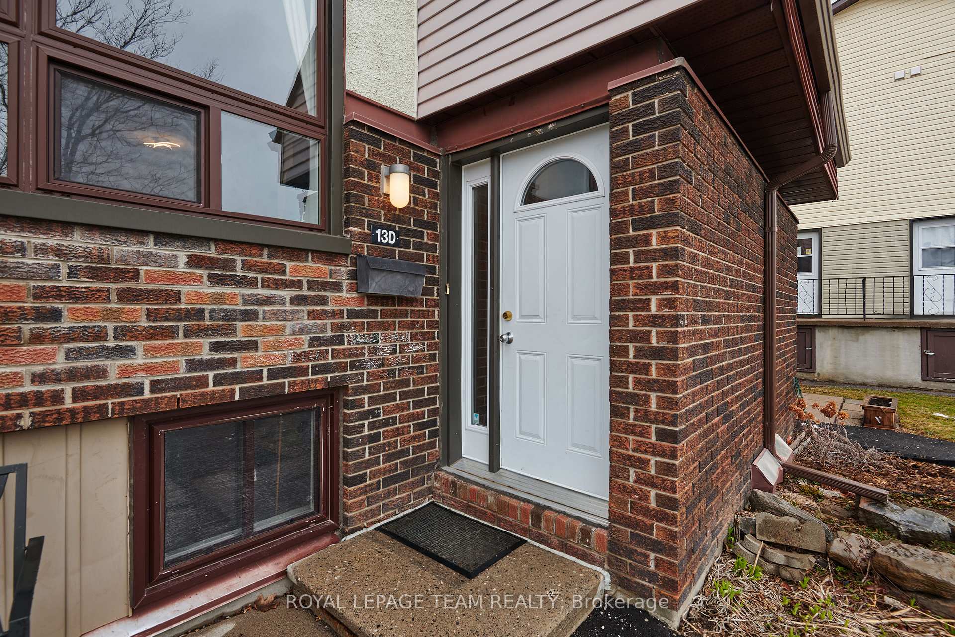 Photo 3 of Unit D, 13 Woodvale, Ottawa, Craig Henry/Woodvale — HOMEH