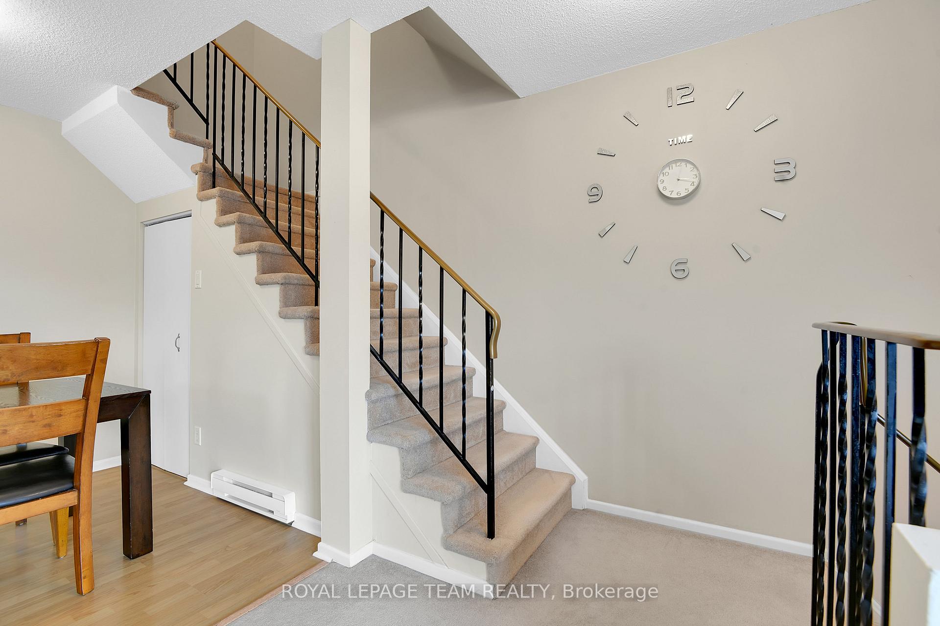 Photo 6 of Unit D, 13 Woodvale, Ottawa, Craig Henry/Woodvale — HOMEH