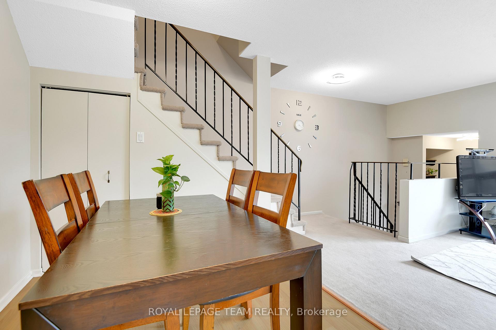 Photo 13 of Unit D, 13 Woodvale, Ottawa, Craig Henry/Woodvale — HOMEH