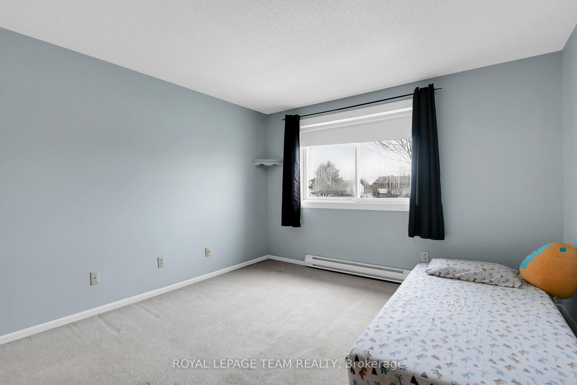 Photo 19 of Unit D, 13 Woodvale, Ottawa, Craig Henry/Woodvale — HOMEH