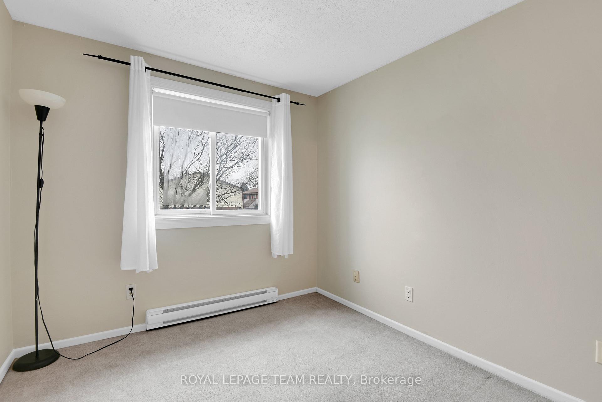 Photo 22 of Unit D, 13 Woodvale, Ottawa, Craig Henry/Woodvale — HOMEH
