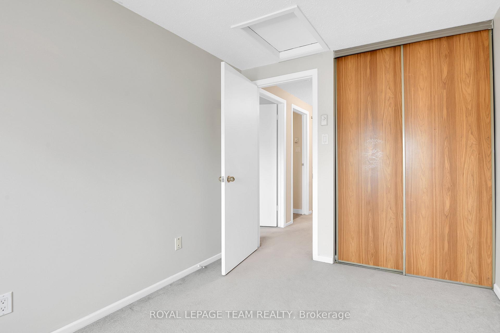 Photo 23 of Unit D, 13 Woodvale, Ottawa, Craig Henry/Woodvale — HOMEH