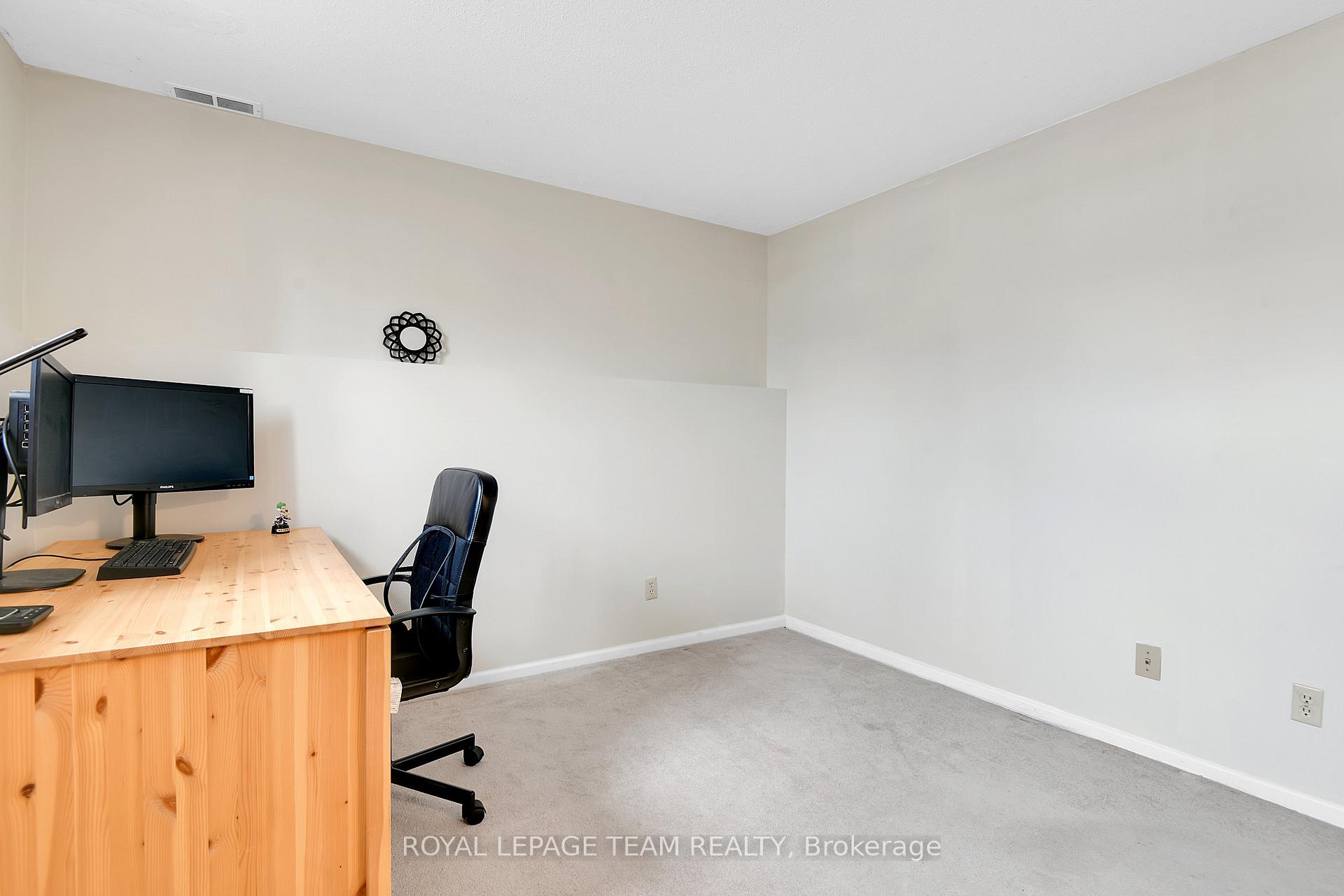 Photo 27 of Unit D, 13 Woodvale, Ottawa, Craig Henry/Woodvale — HOMEH