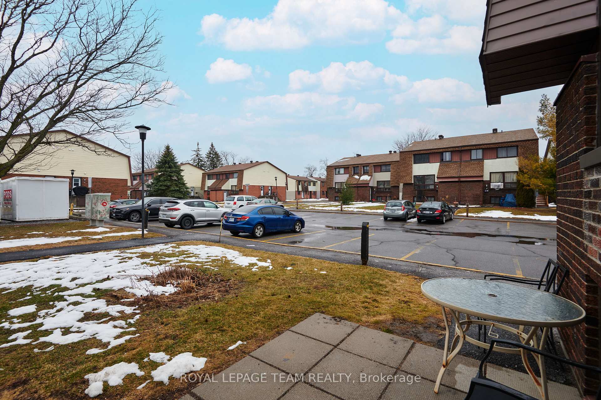 Photo 33 of Unit D, 13 Woodvale, Ottawa, Craig Henry/Woodvale — HOMEH