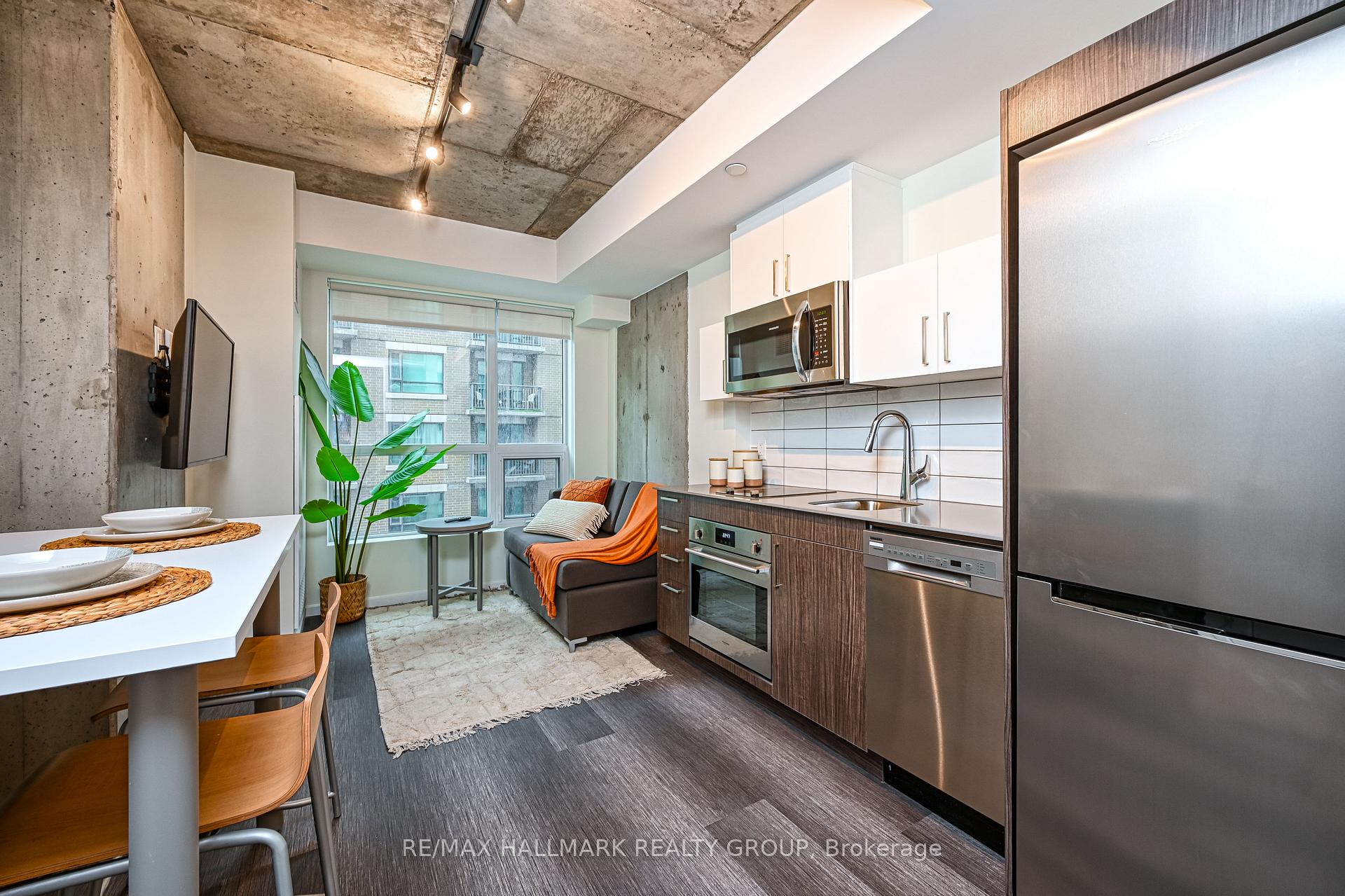 Photo 2 of 211 Besserer Street, Ottawa, Sandy Hill — HOMEH