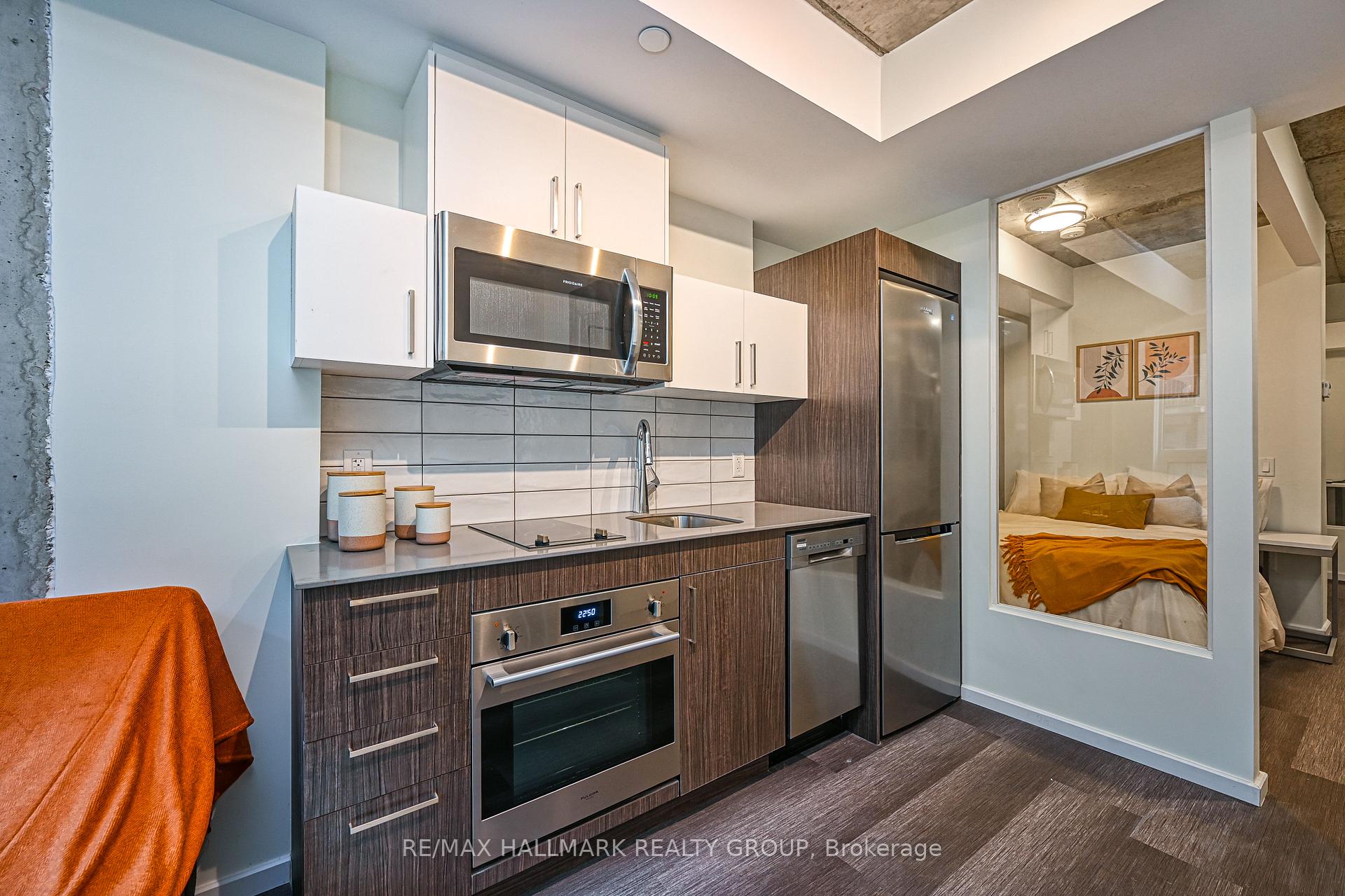 Photo 3 of 211 Besserer Street, Ottawa, Sandy Hill — HOMEH