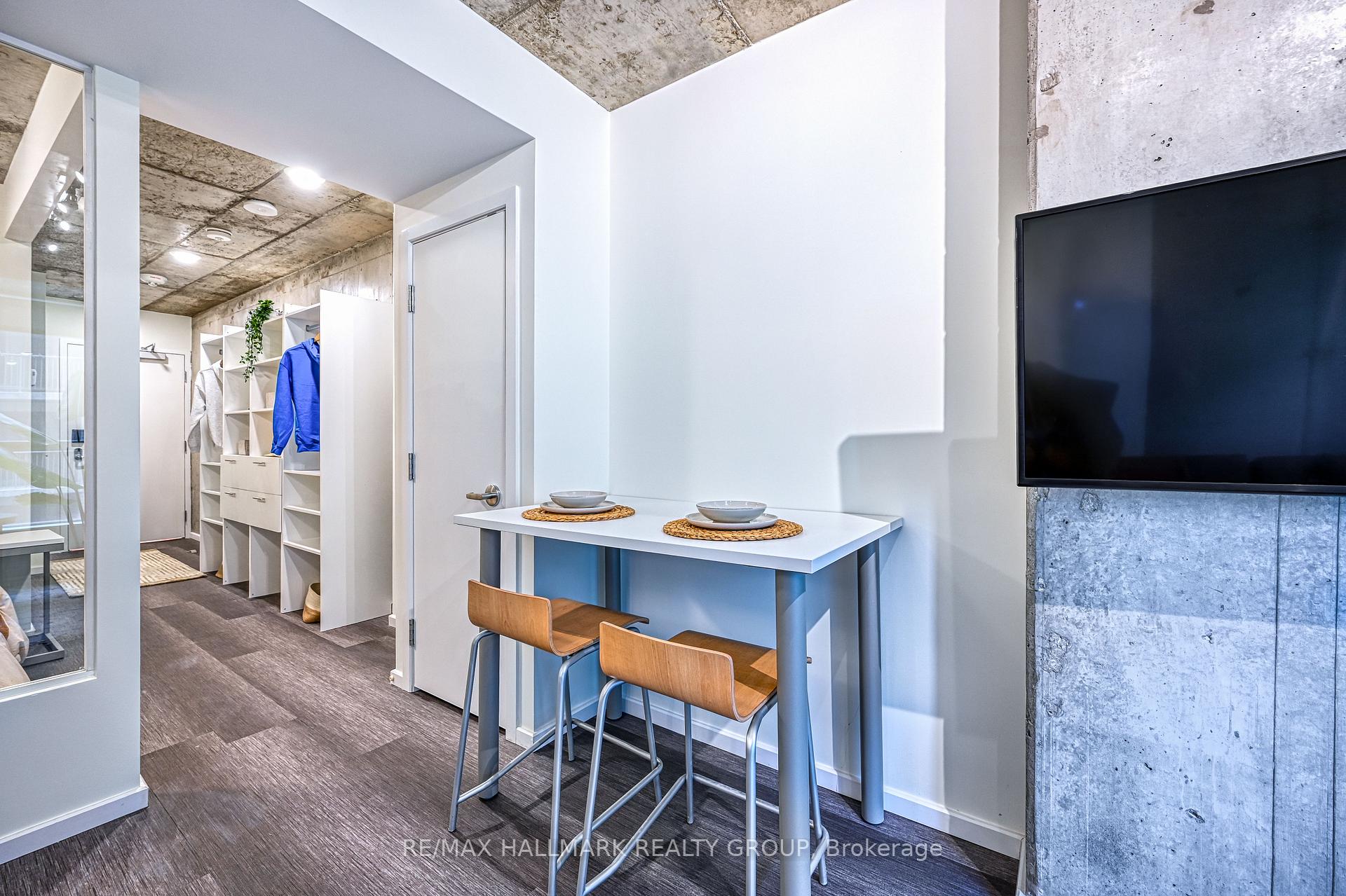 Photo 4 of 211 Besserer Street, Ottawa, Sandy Hill — HOMEH