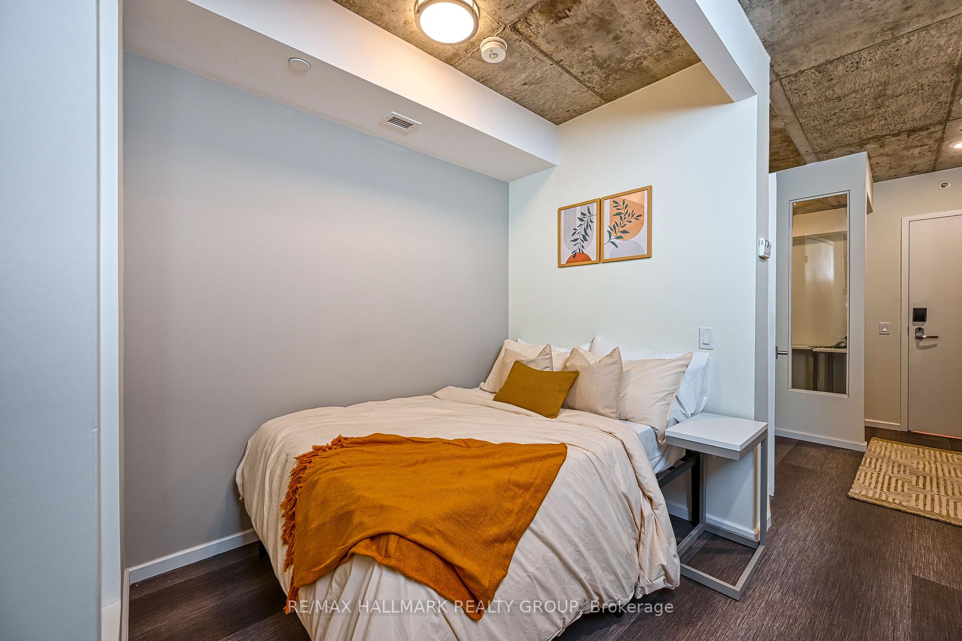 Photo 5 of 211 Besserer Street, Ottawa, Sandy Hill — HOMEH