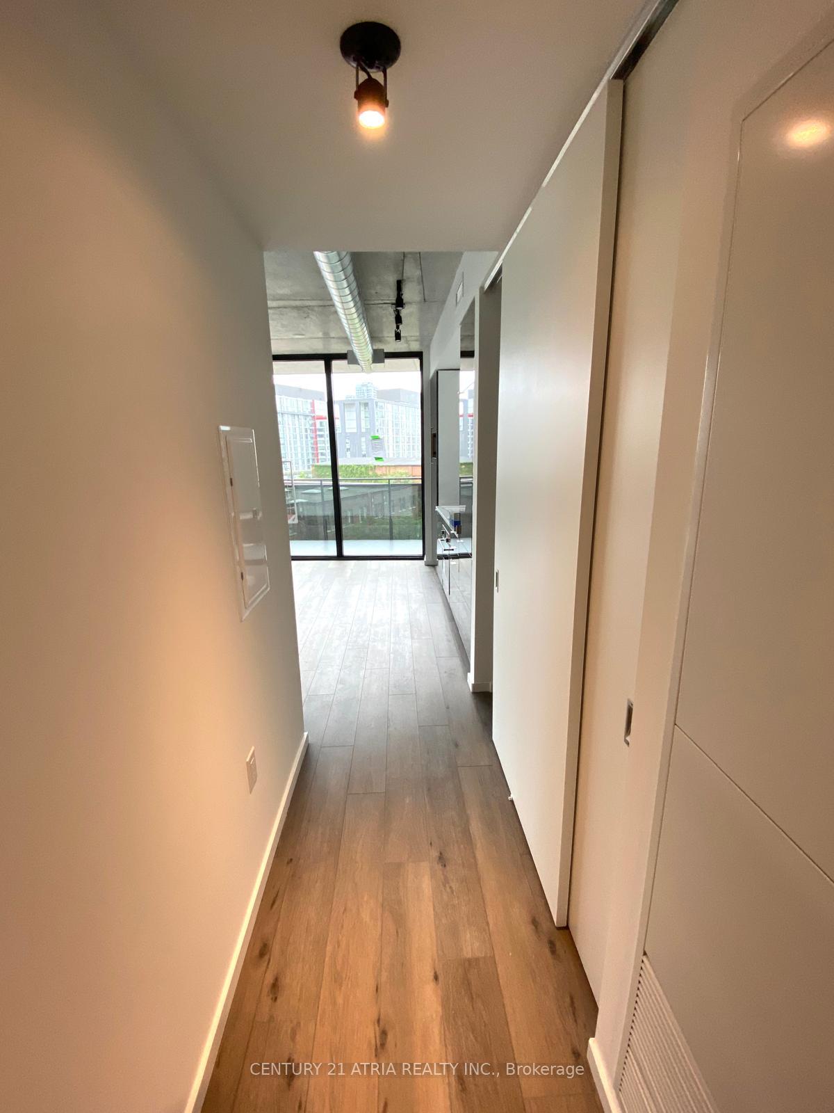 Photo 4 of Unit 404, 21 Lawren Harris Square, Toronto, Waterfront Communities — HOMEH