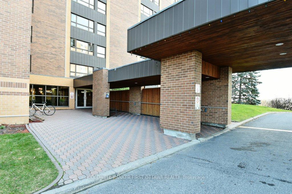 Photo 3 of Unit 910, 1356 Meadowlands Drive E, Ottawa, Borden Farm/Stewart Farm/Carleton Heights/Parkwood Hills — HOMEH