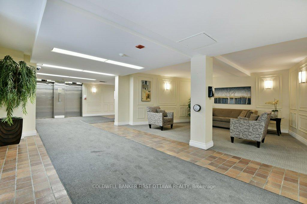 Photo 4 of Unit 910, 1356 Meadowlands Drive E, Ottawa, Borden Farm/Stewart Farm/Carleton Heights/Parkwood Hills — HOMEH