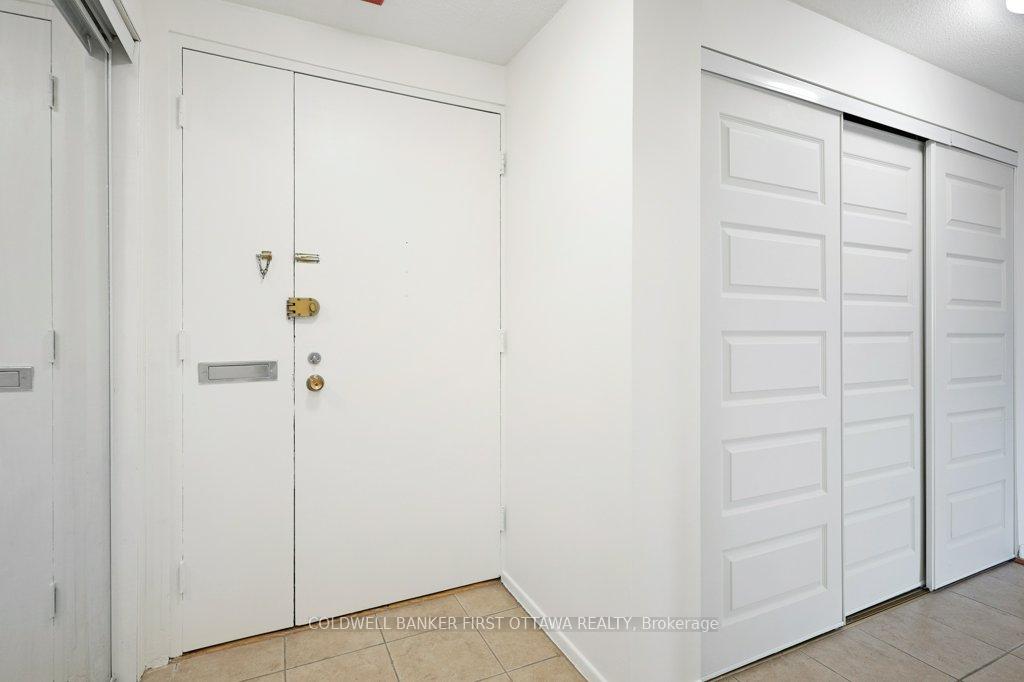 Photo 7 of Unit 910, 1356 Meadowlands Drive E, Ottawa, Borden Farm/Stewart Farm/Carleton Heights/Parkwood Hills — HOMEH