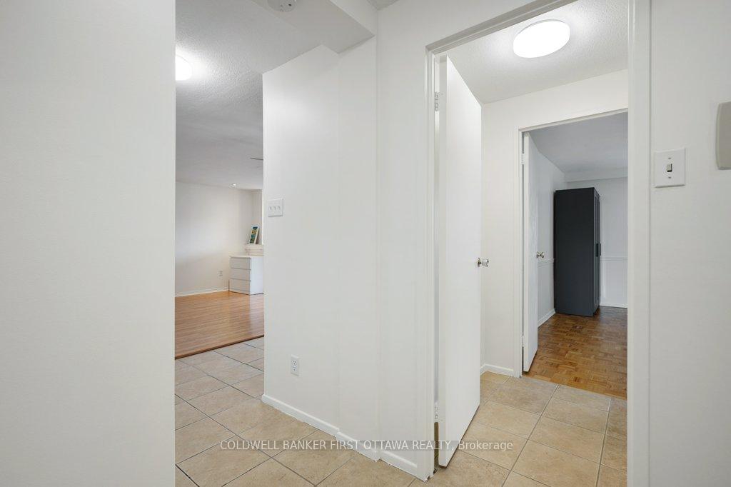 Photo 9 of Unit 910, 1356 Meadowlands Drive E, Ottawa, Borden Farm/Stewart Farm/Carleton Heights/Parkwood Hills — HOMEH