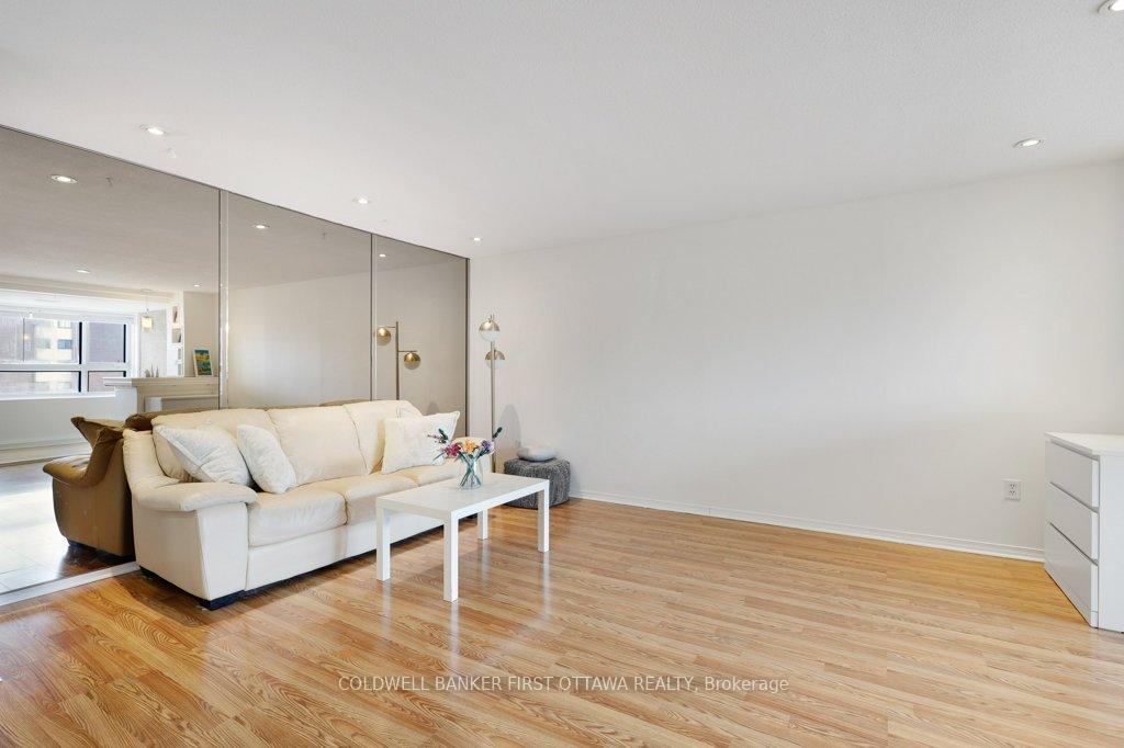 Photo 13 of Unit 910, 1356 Meadowlands Drive E, Ottawa, Borden Farm/Stewart Farm/Carleton Heights/Parkwood Hills — HOMEH