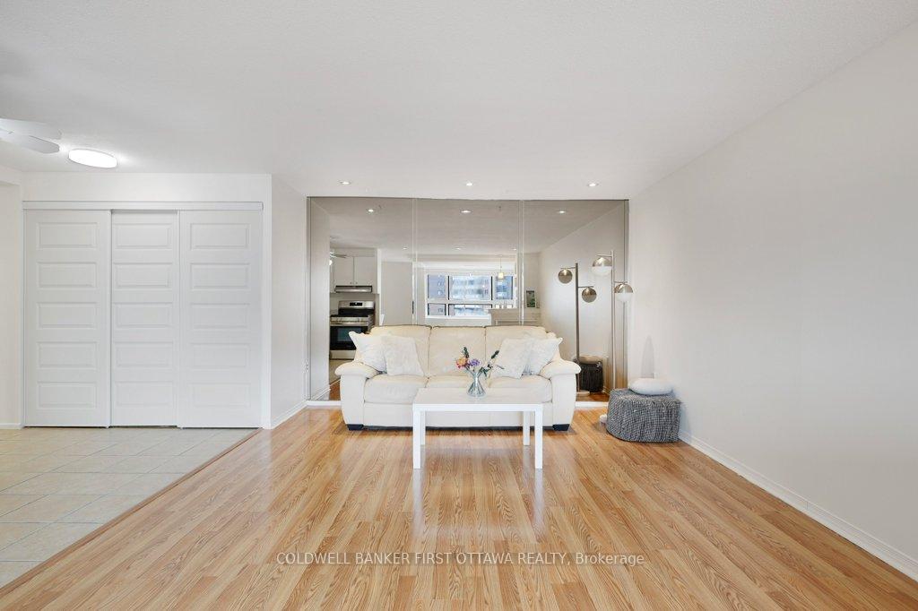 Photo 16 of Unit 910, 1356 Meadowlands Drive E, Ottawa, Borden Farm/Stewart Farm/Carleton Heights/Parkwood Hills — HOMEH