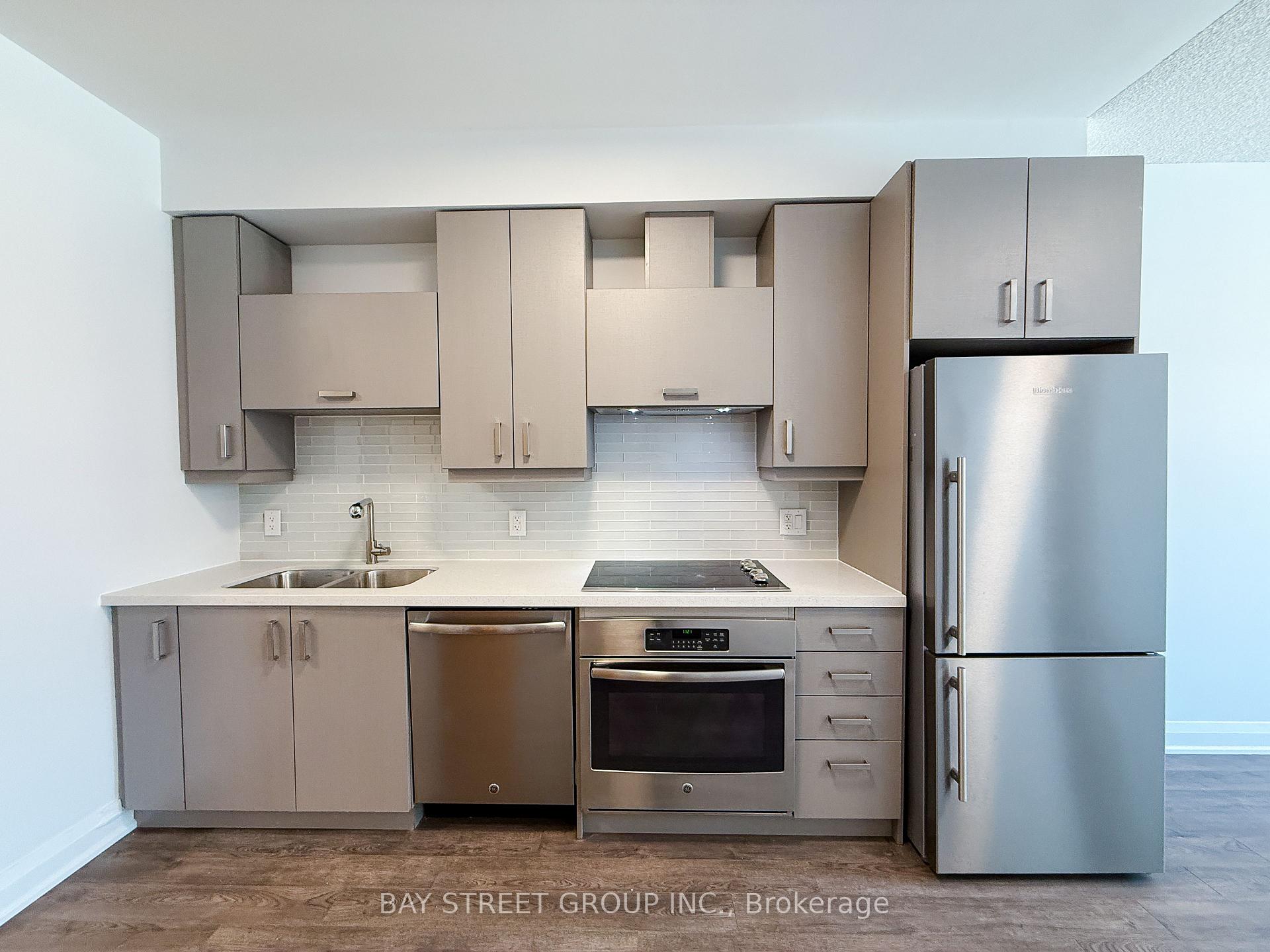 Photo 4 of Unit 306, 28 Uptown Drive, Markham, Unionville — HOMEH