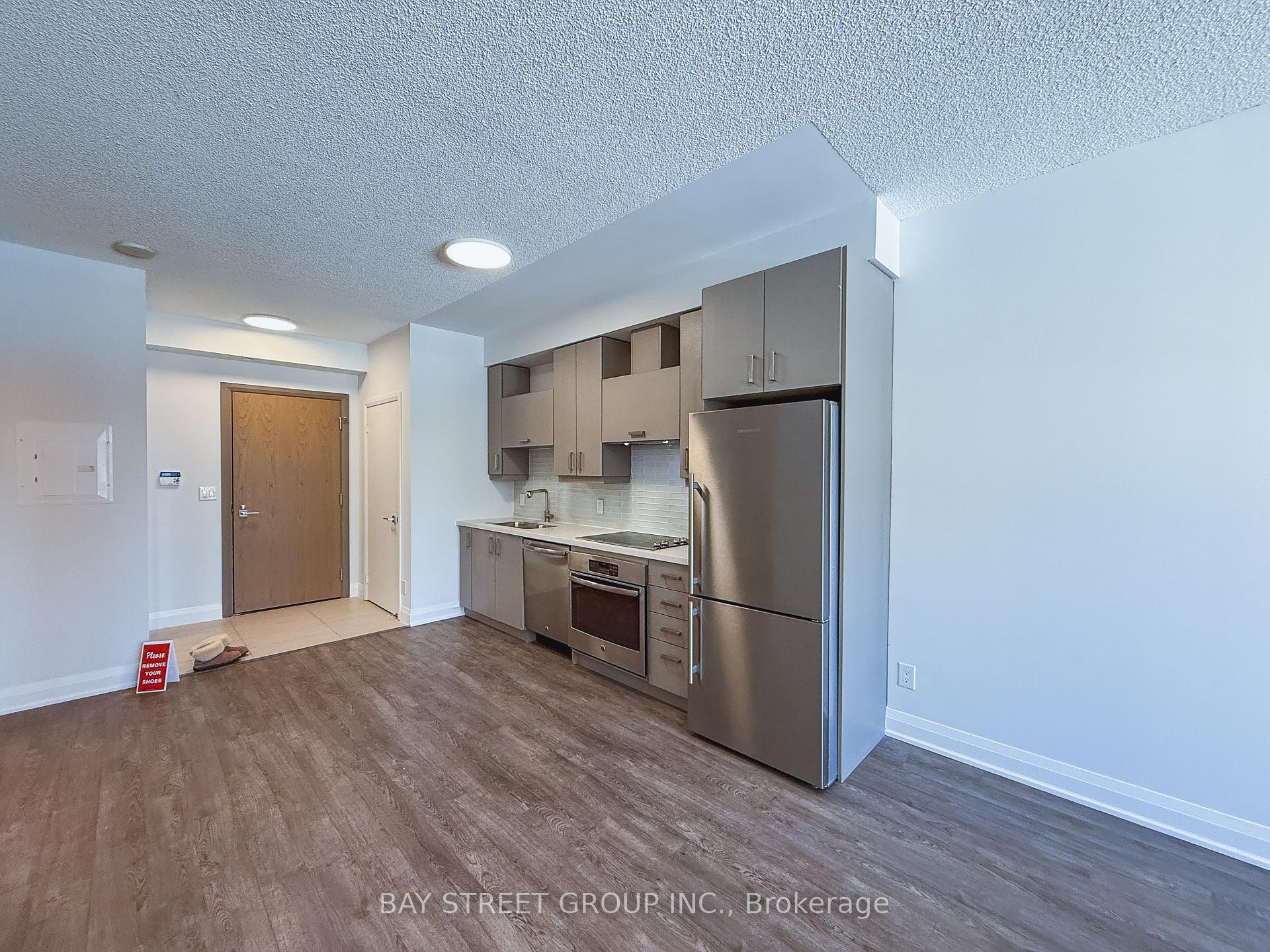 Photo 5 of Unit 306, 28 Uptown Drive, Markham, Unionville — HOMEH