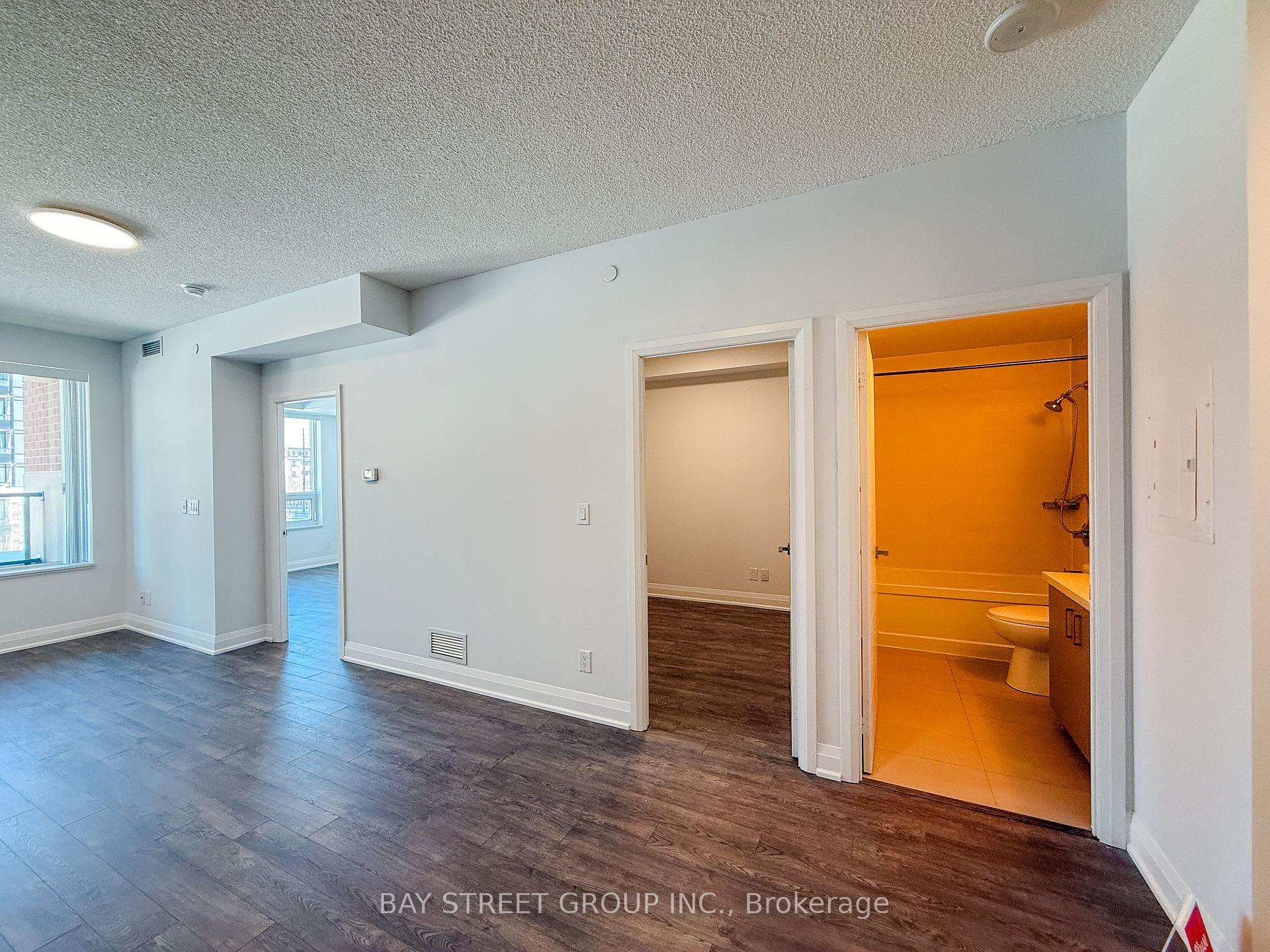 Photo 7 of Unit 306, 28 Uptown Drive, Markham, Unionville — HOMEH