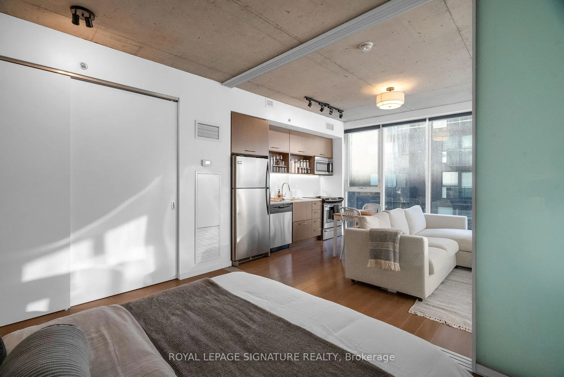 Photo 13 of Unit 719, 32 Trolley Crescent, Toronto, Moss Park — HOMEH