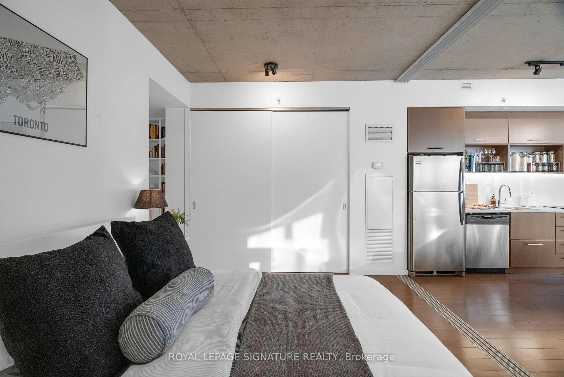 Photo 15 of Unit 719, 32 Trolley Crescent, Toronto, Moss Park — HOMEH