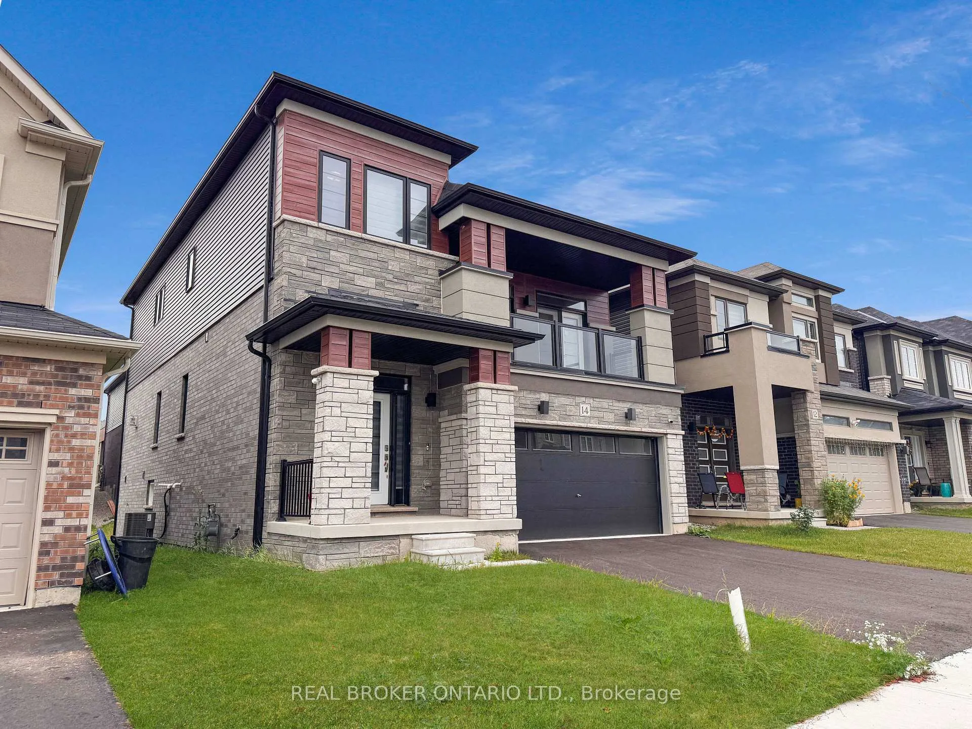 Photo 3 of 14 Brewis Street, Brant, South Dumfries — HOMEH