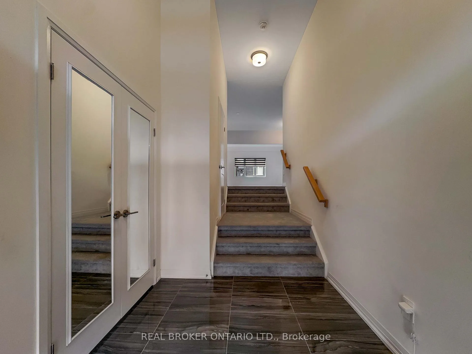 Photo 4 of 14 Brewis Street, Brant, South Dumfries — HOMEH
