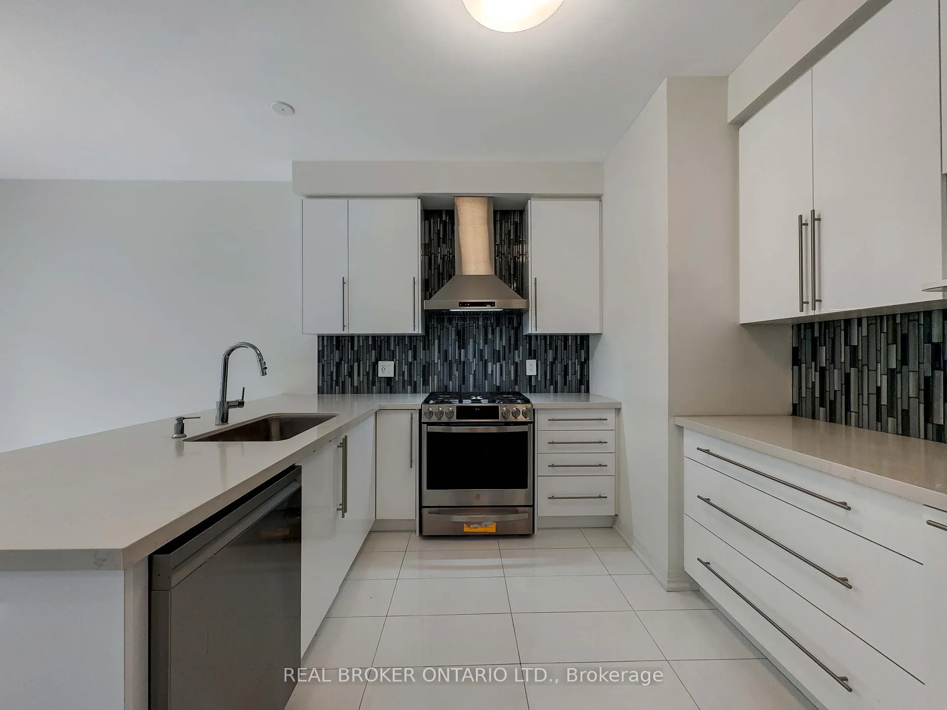 Photo 11 of 14 Brewis Street, Brant, South Dumfries — HOMEH