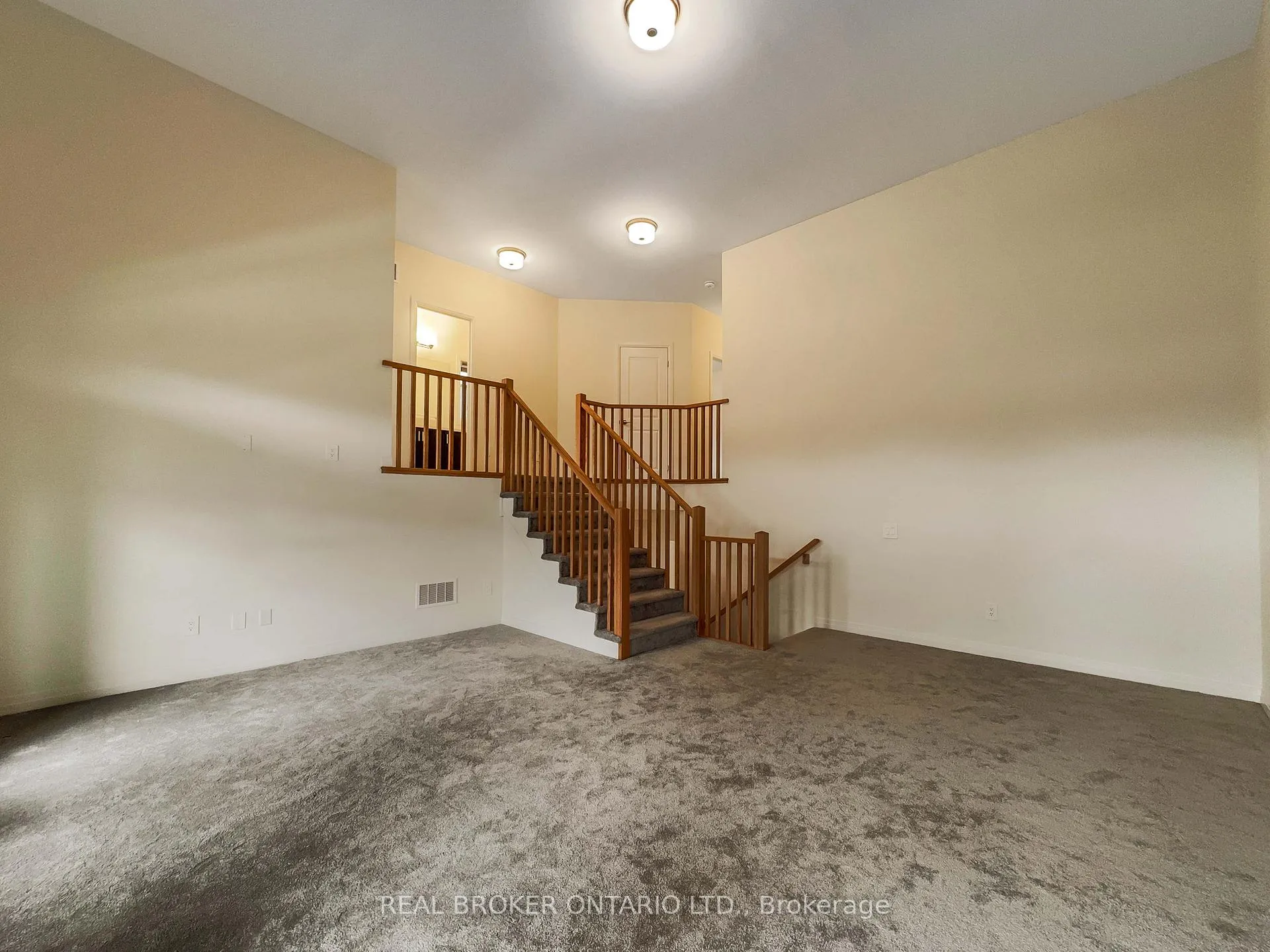 Photo 19 of 14 Brewis Street, Brant, South Dumfries — HOMEH